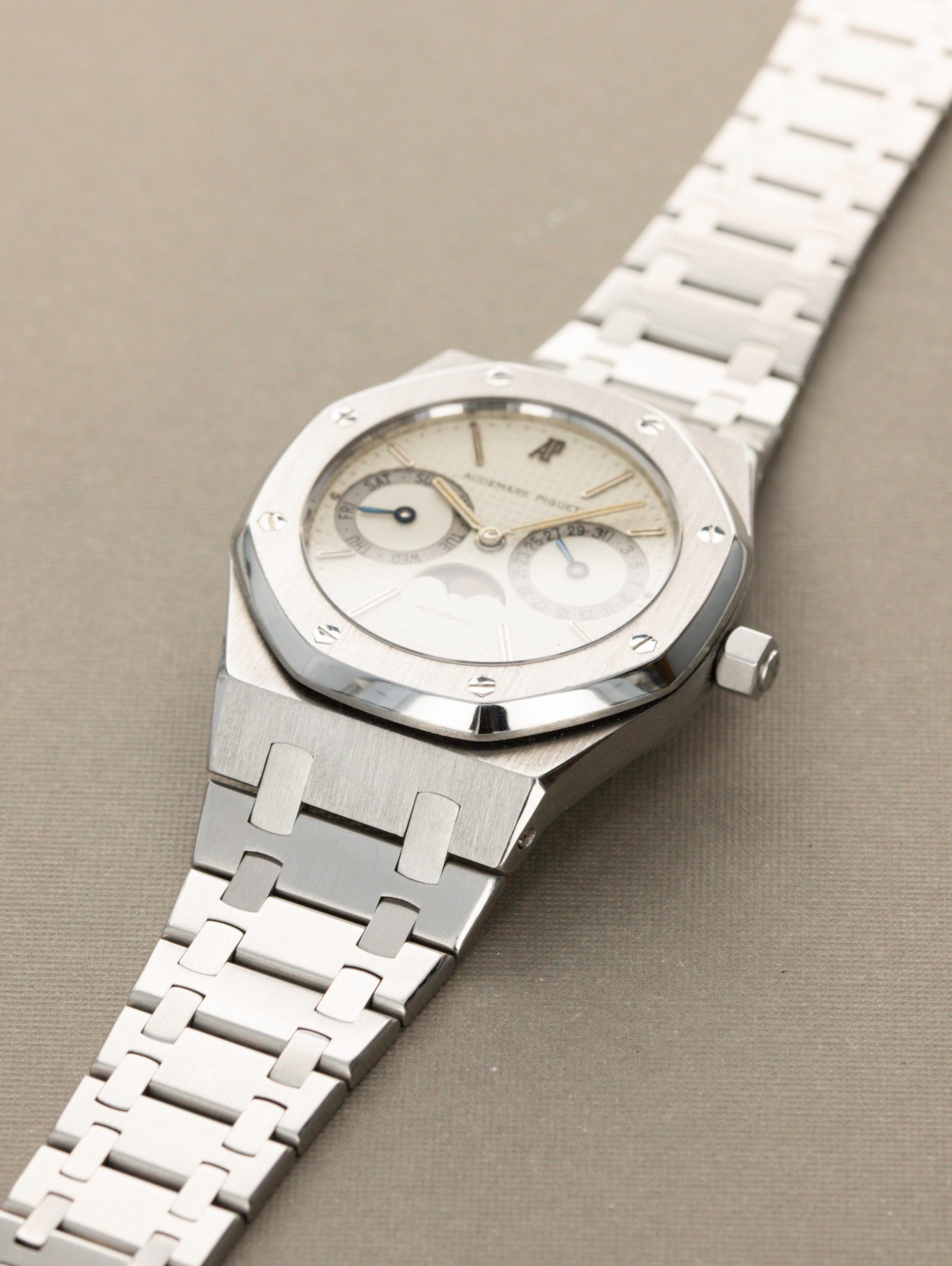 Audemars Piguet Royal Oak - Day-Date Moonphase - Ref 25594 ST