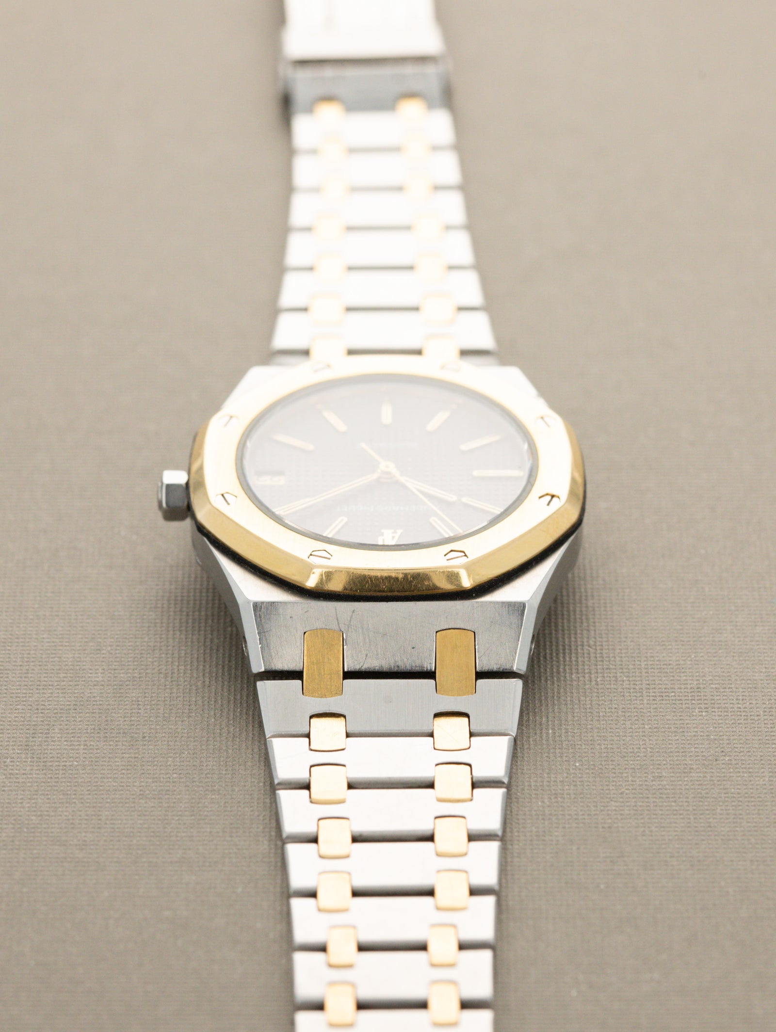 Audemars Piguet Royal Oak Ref. 4100SA 'Midsize' - Grey 'Tapisserie' Dial