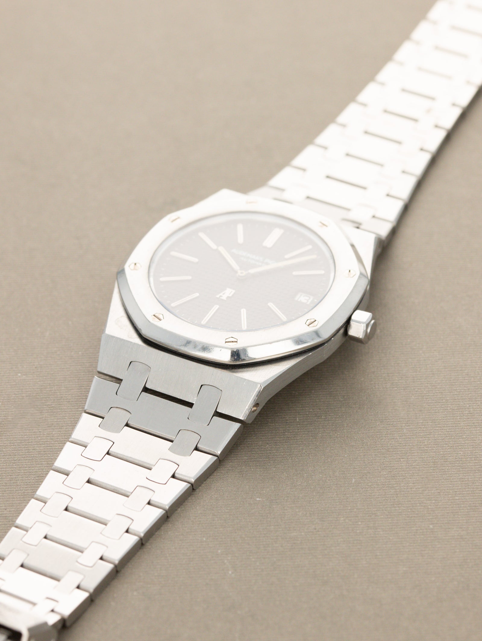 Audemars Piguet Royal Oak Ref. 5402ST - 'Jumbo' w/ 'Logo at 6' Dial Unpolished