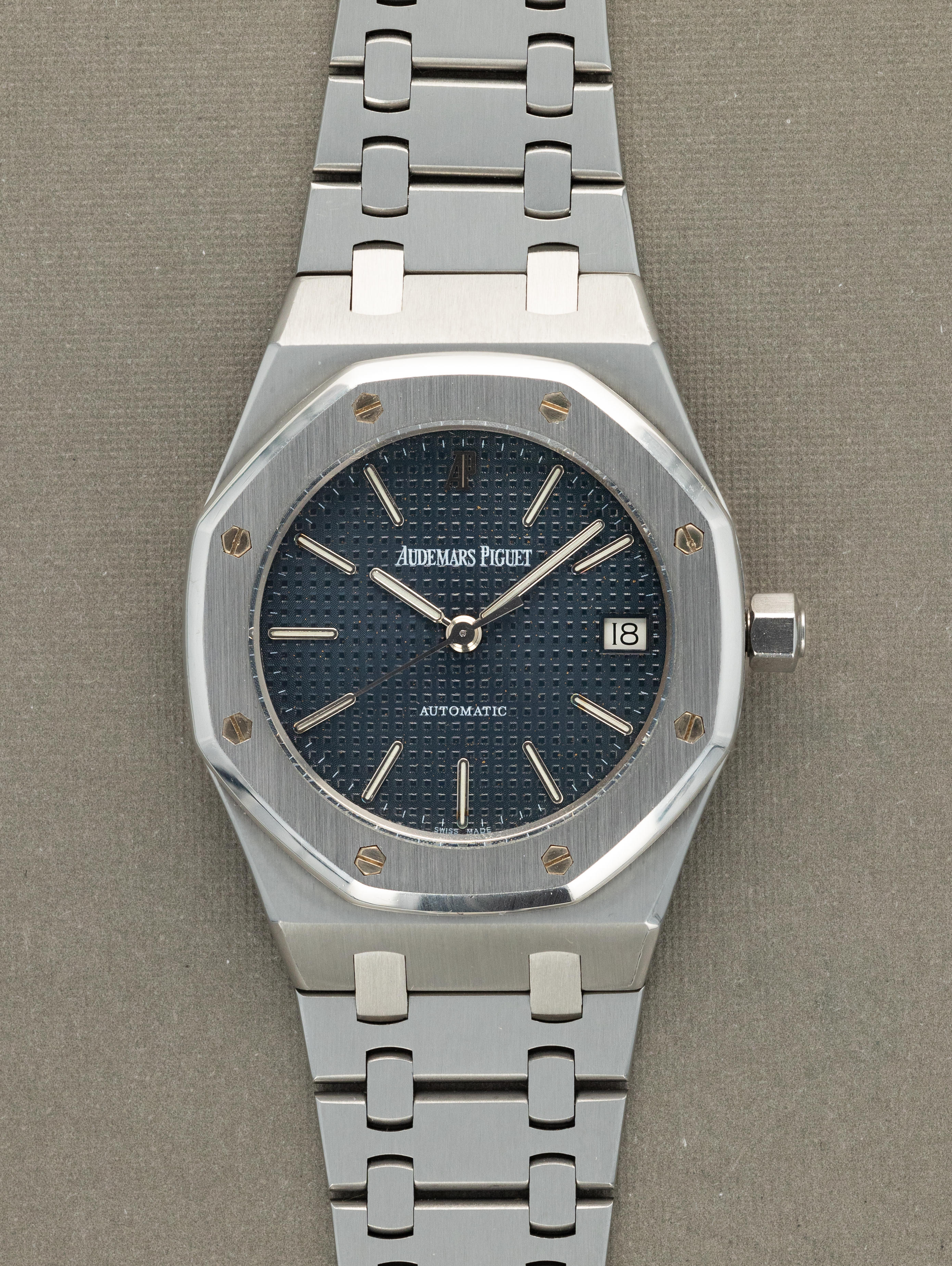 Audemars Piguet Royal Oak 'Midsize' Ref. 14790ST - 'Second Series'