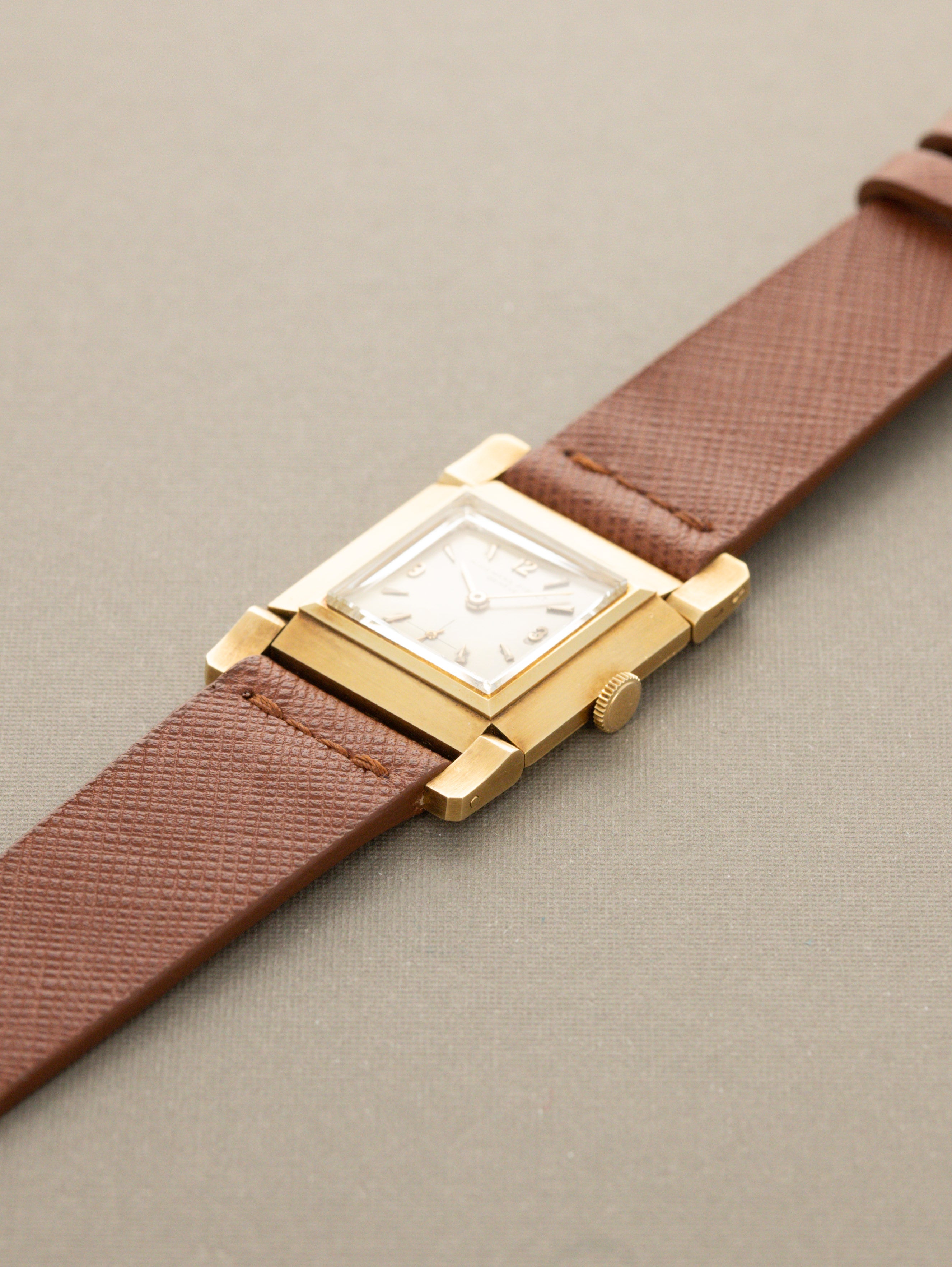 Audemars Piguet 'Hinged-Lug' Dress Watch - Satin Silver Dial W/ Box