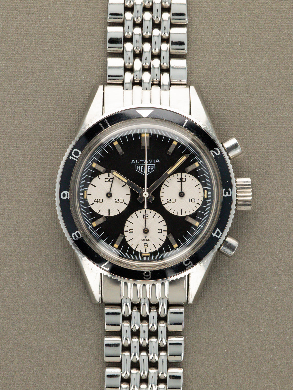 Heuer Autavia Ref. 2446 'Rindt' - Matte Black 'Reverse-Panda' Dial