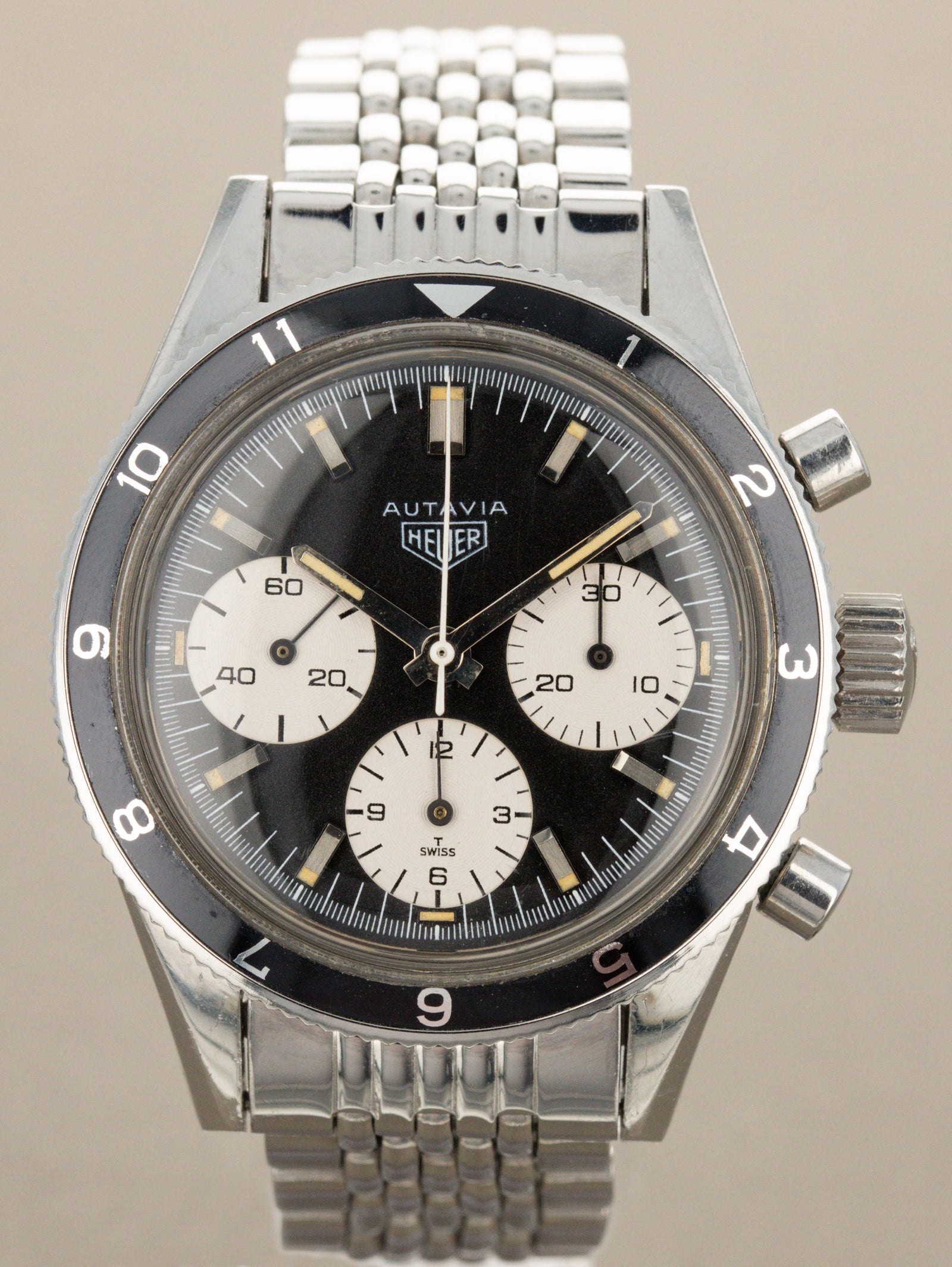 Heuer Autavia Ref. 2446 'Rindt' - Matte Black 'Reverse-Panda' Dial