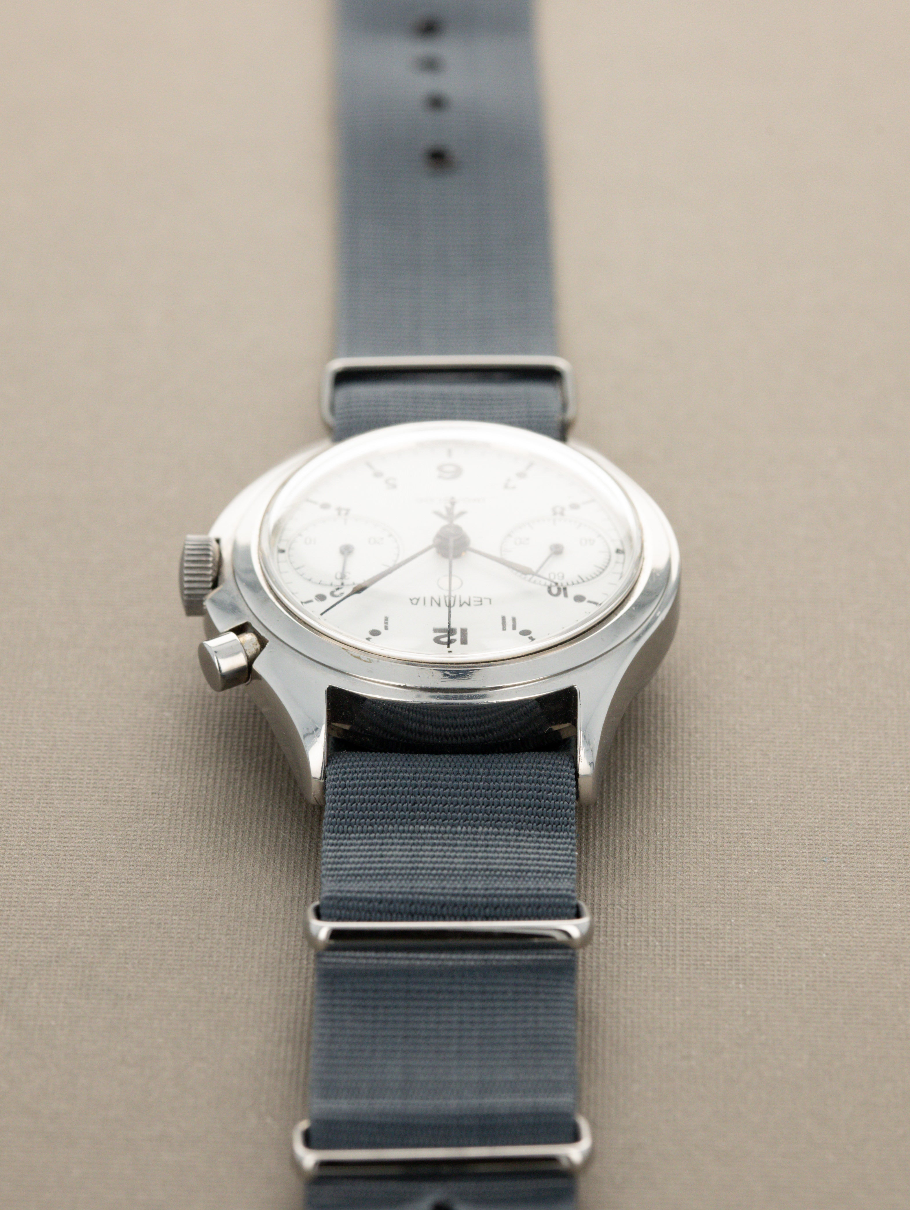Lemania Monopusher Chronograph Ref. 0552/924-3306 - Gloss White Non-Luminous Dial w/ Moisture Indicator