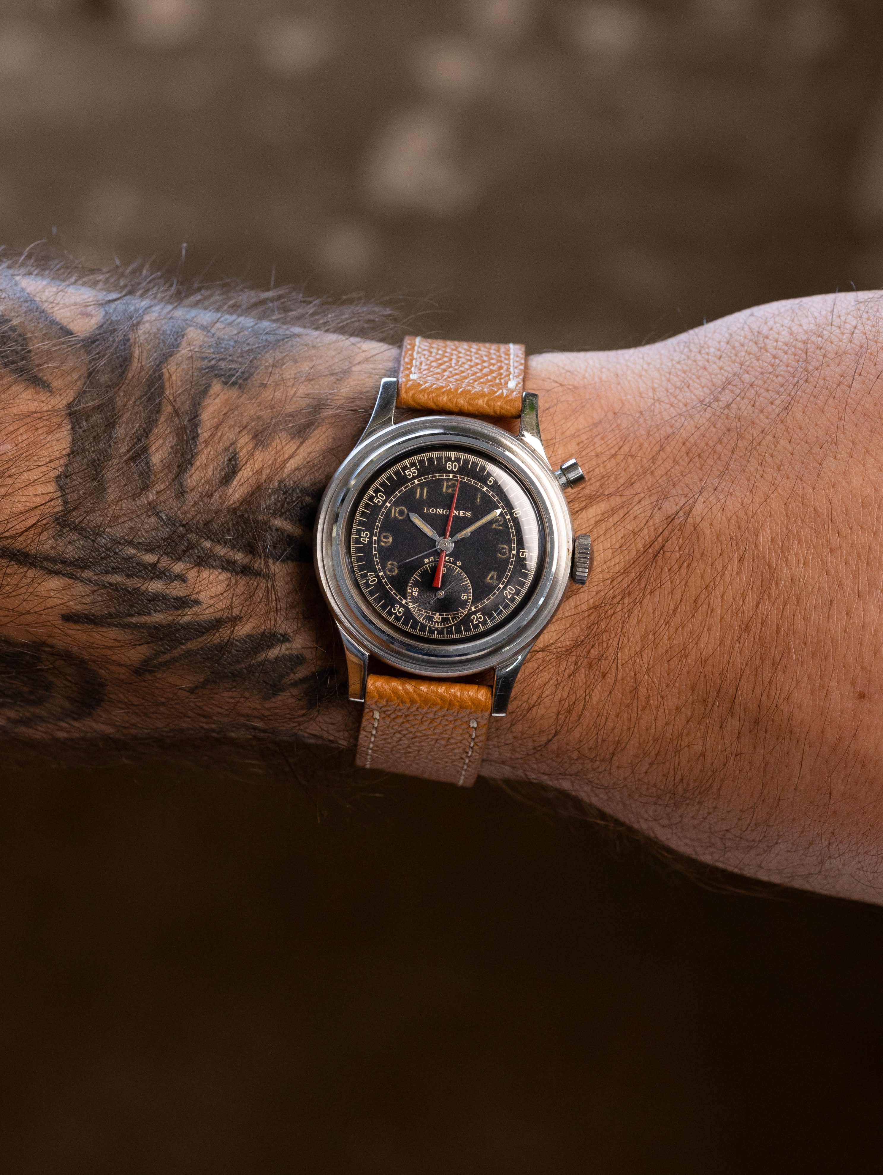 Longines Chronostop Ref. 5681 - Black 'Gilt' Dial w/ Extract