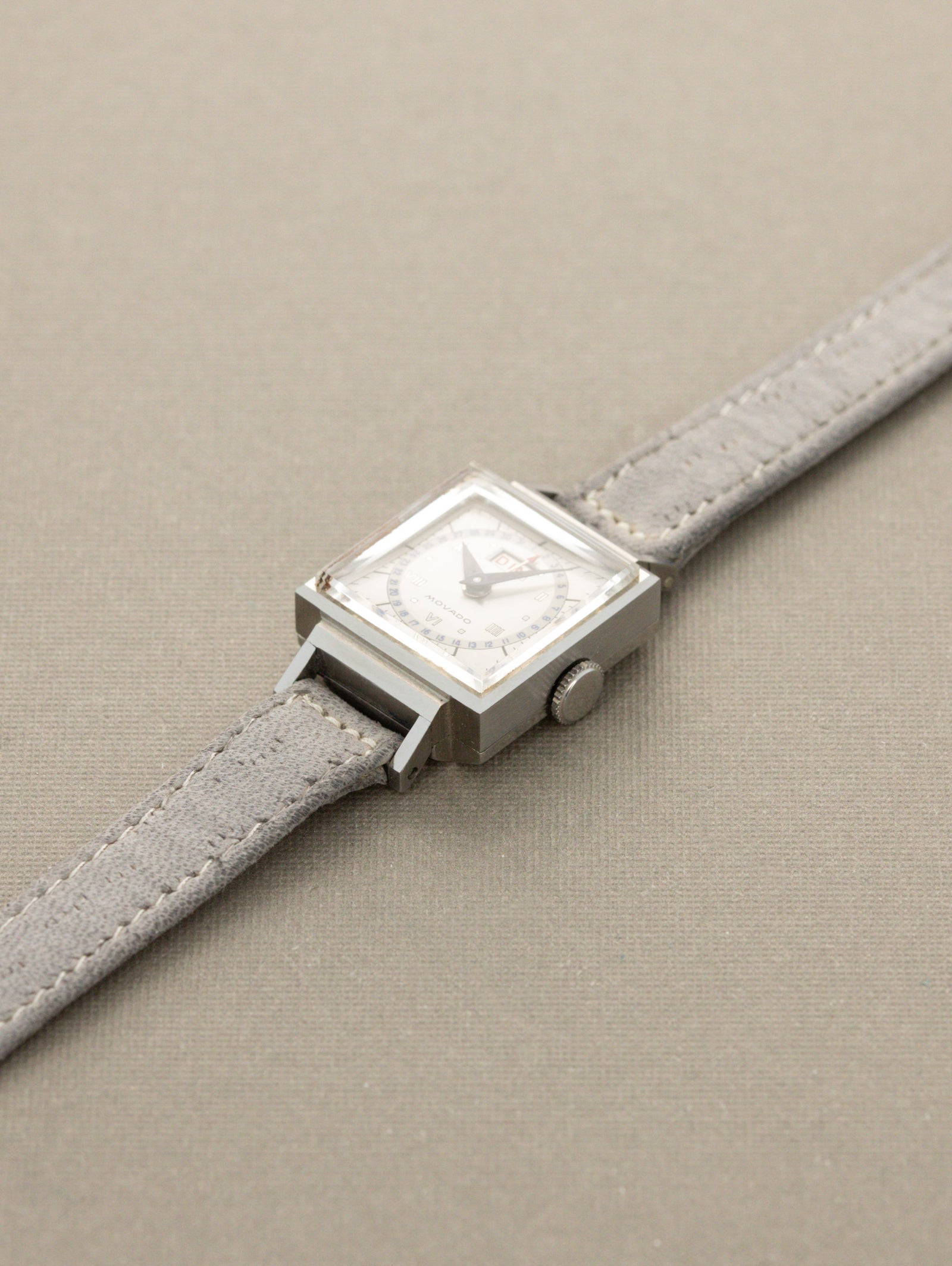 Movado Calendar 'Ladies' Ref. 13025 - 'Brushed' Silver Dial Unpolished