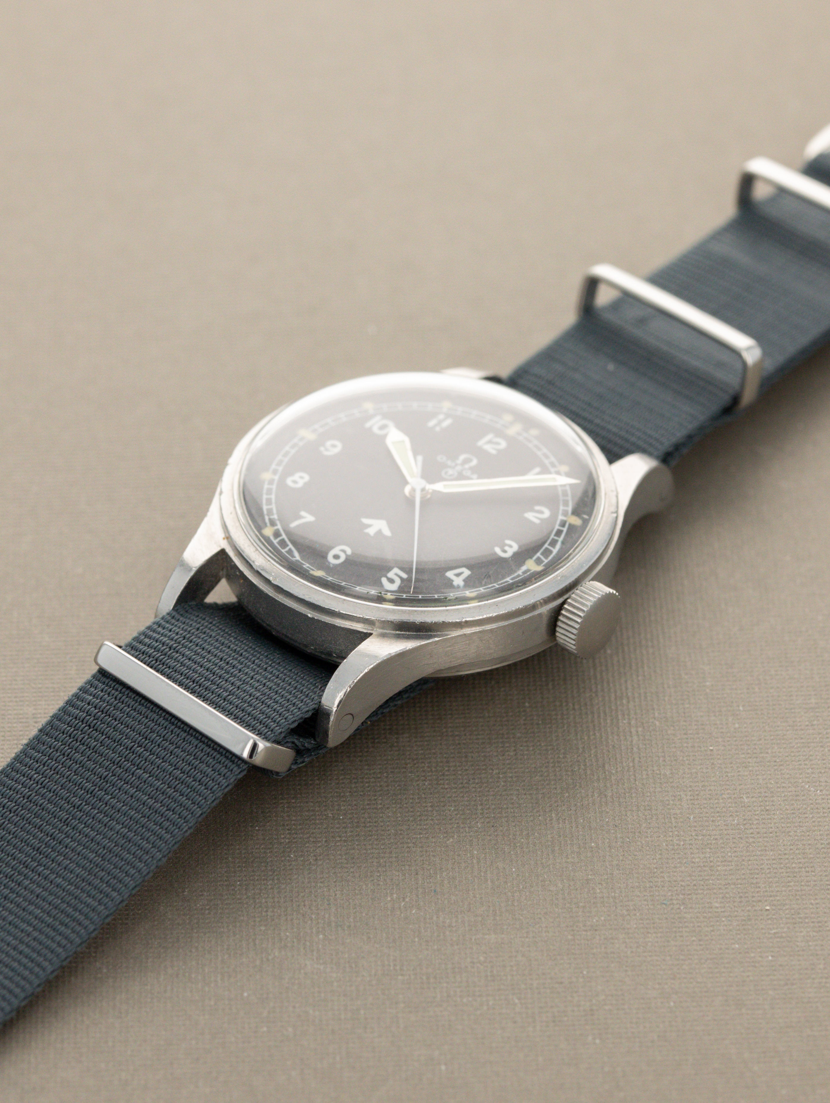 Omega 6B/542 Ref. 2777-1 - Matte Black 'Fat Arrow' Dial RAF-Issued Unpolished