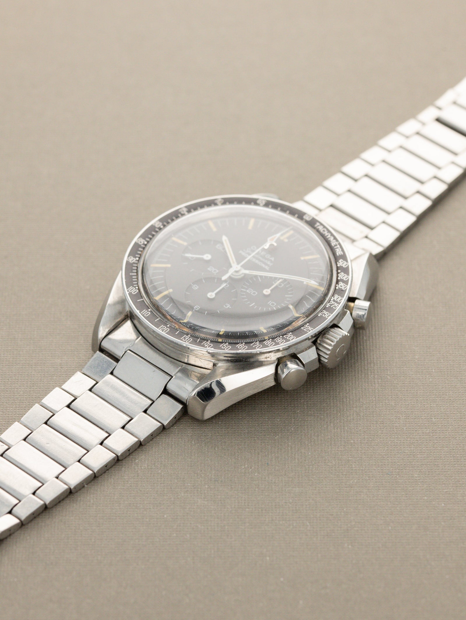 Omega Speedmaster Professional Ref. 105.012-66 - Calibre .321 w/ Box, Papers, & Extract