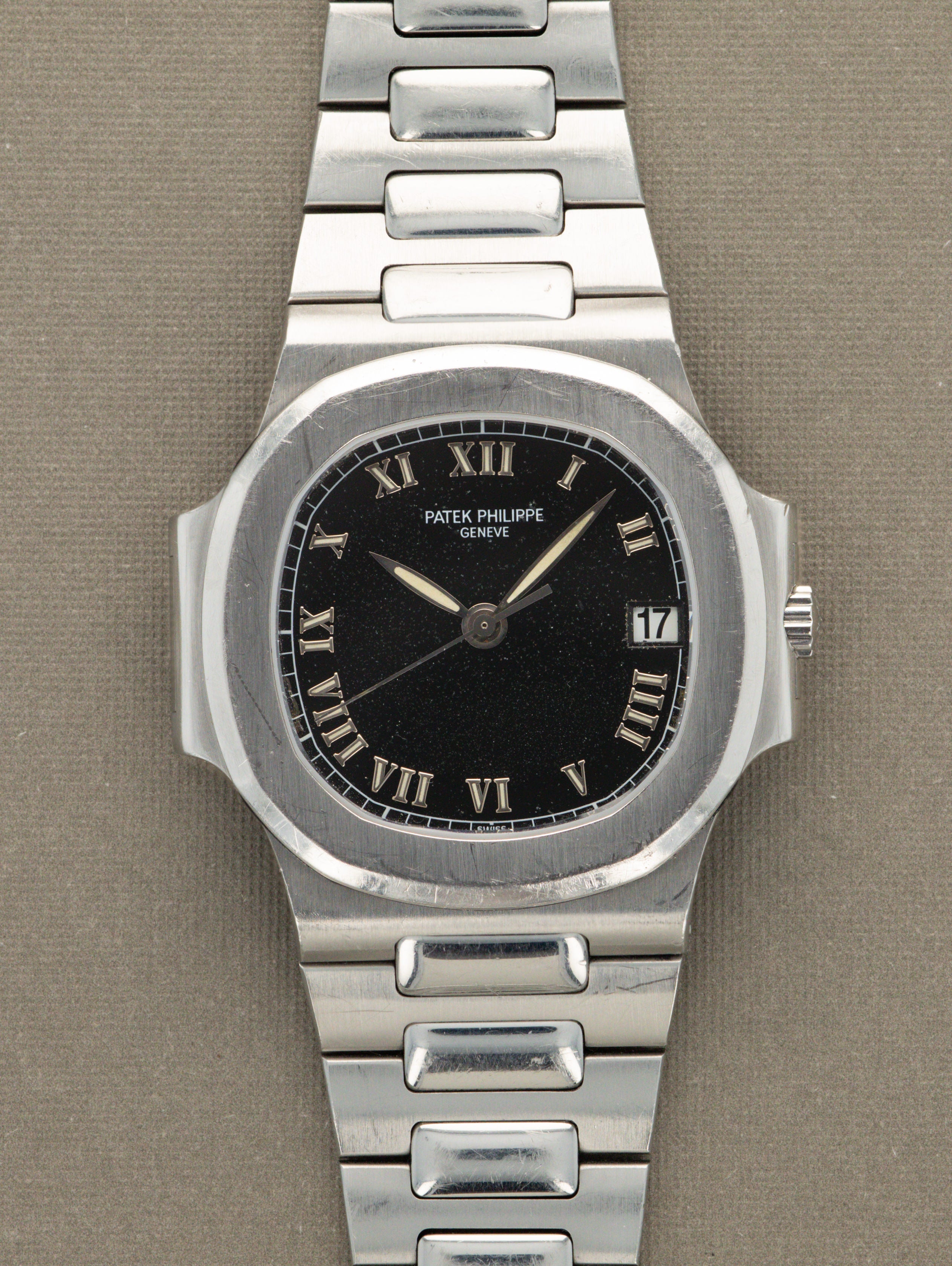 Patek Philippe Nautilus 'Midsize' Ref. 3800/1A - Gloss Black 'Roman' Dial w/ Extract