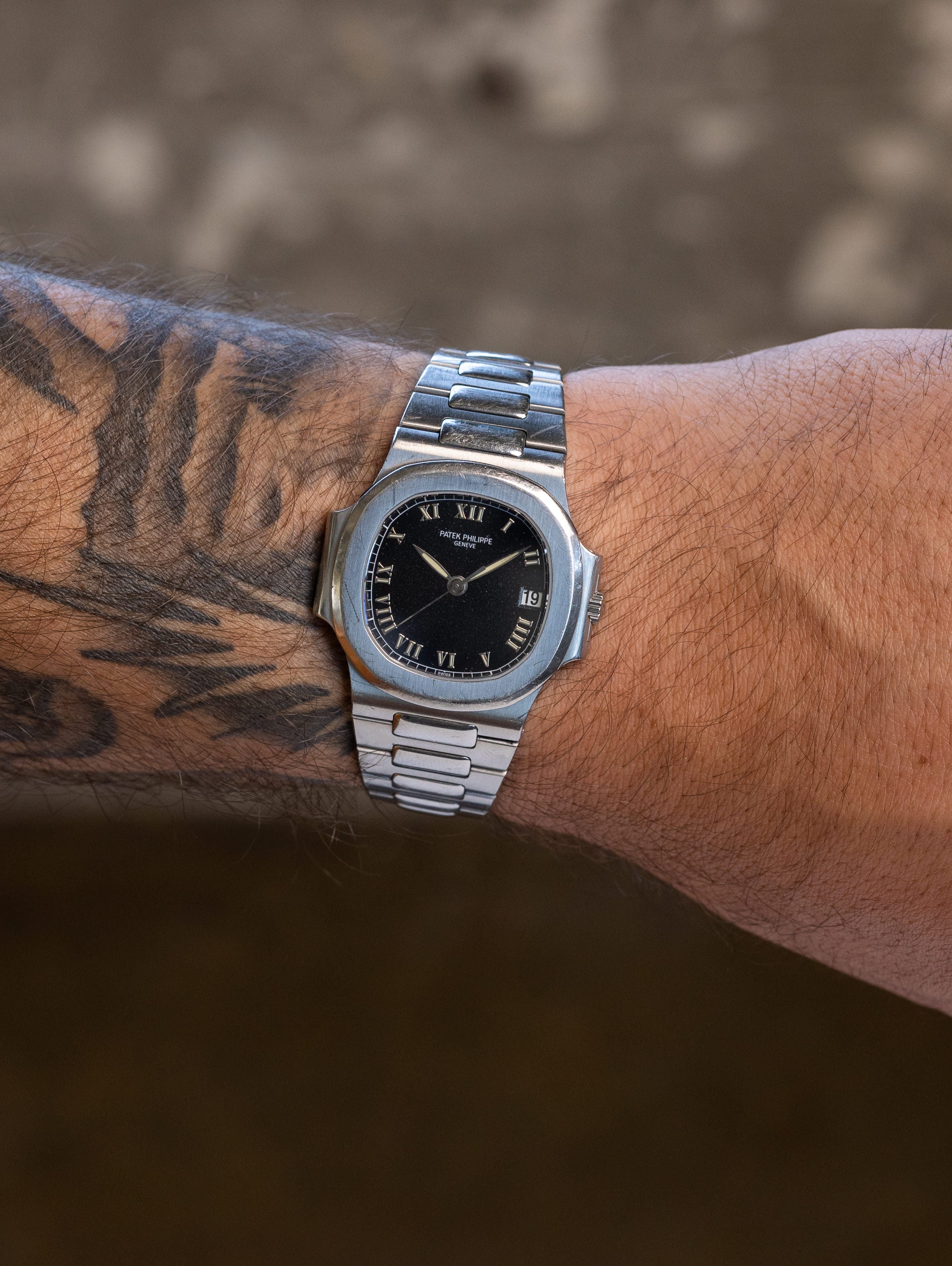 Patek Philippe Nautilus 'Midsize' Ref. 3800/1A - Gloss Black 'Roman' D