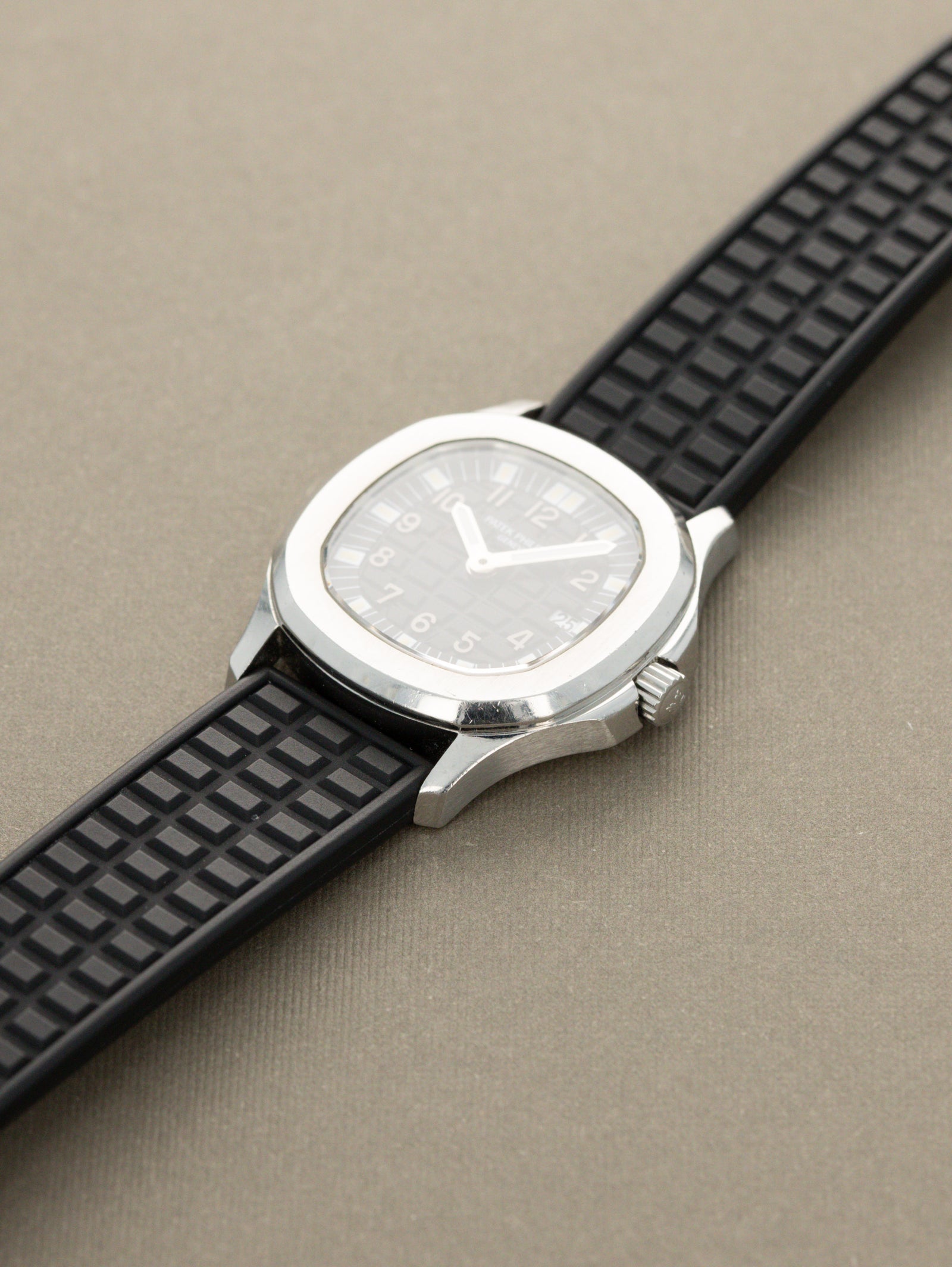 Patek Philippe Aquanuat Ref. 4960A - 'Ladies' Tritium Dial