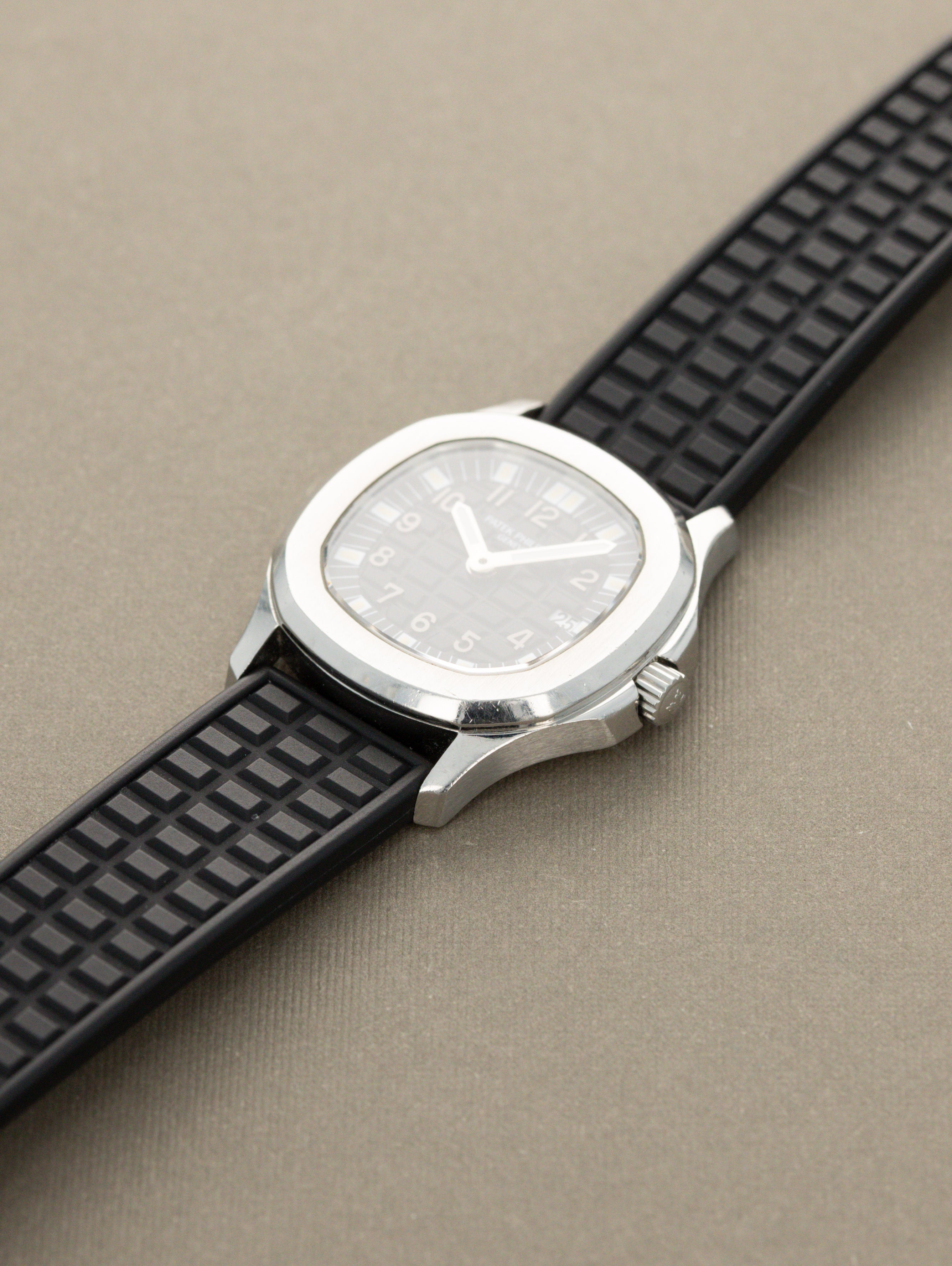 Patek Philippe Aquanuat Ref. 4960A - 'Ladies' Tritium Dial