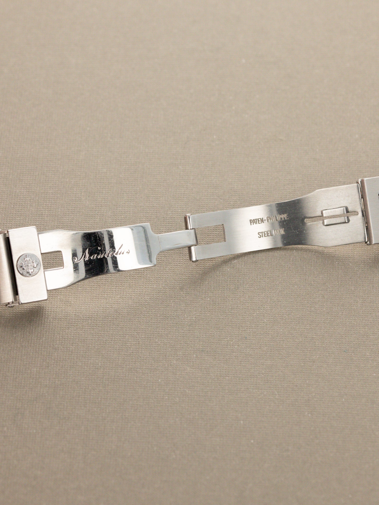 Patek Philippe Nautilus 'Midsize' Ref. 3800/1A - Blue 'Teak' Dial