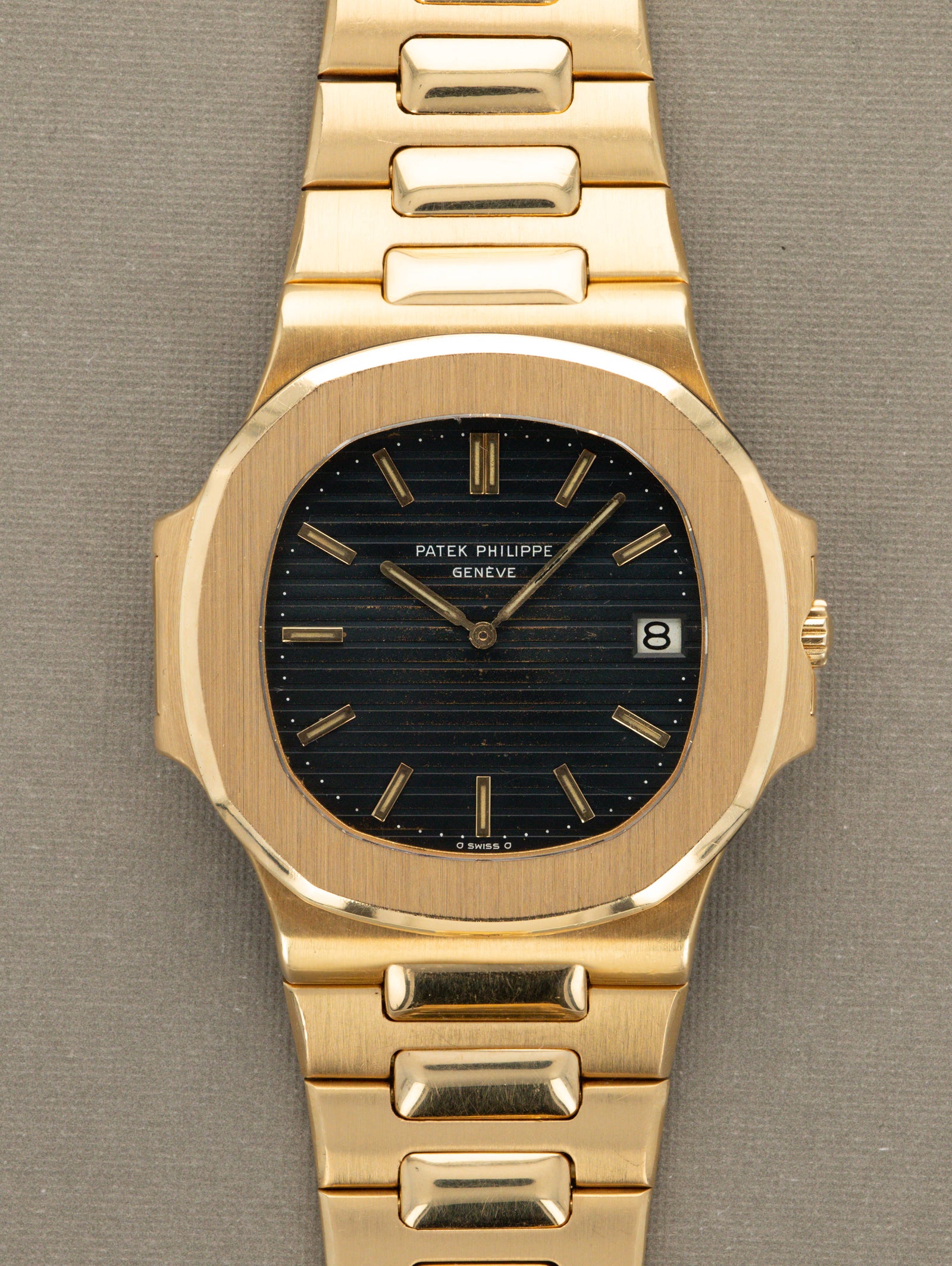 Patek Philippe Nautilus 'Jumbo' Ref. 3700/1J - w/ Box & Papers