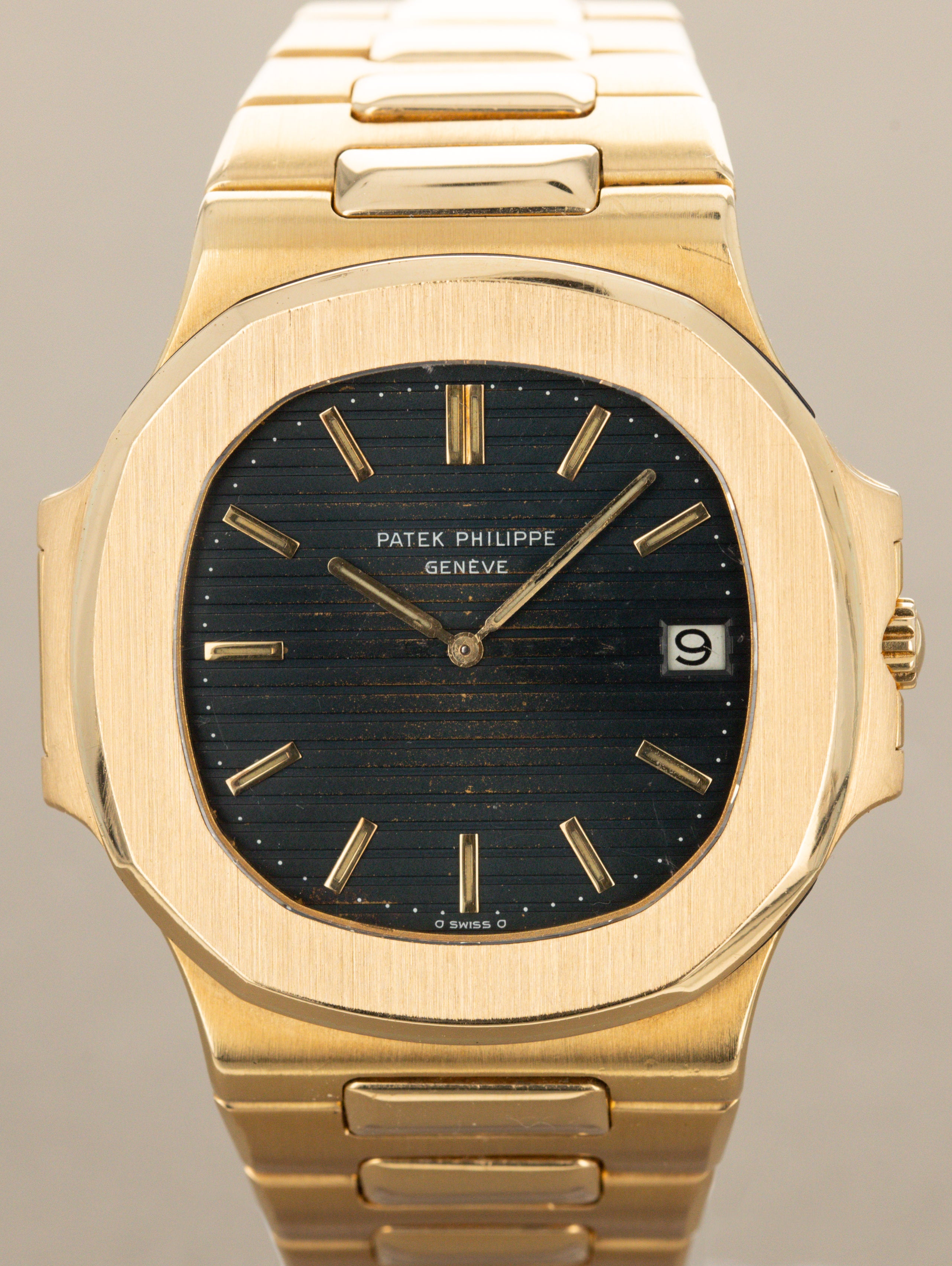 Patek Philippe Nautilus 'Jumbo' Ref. 3700/1J - w/ Box & Papers