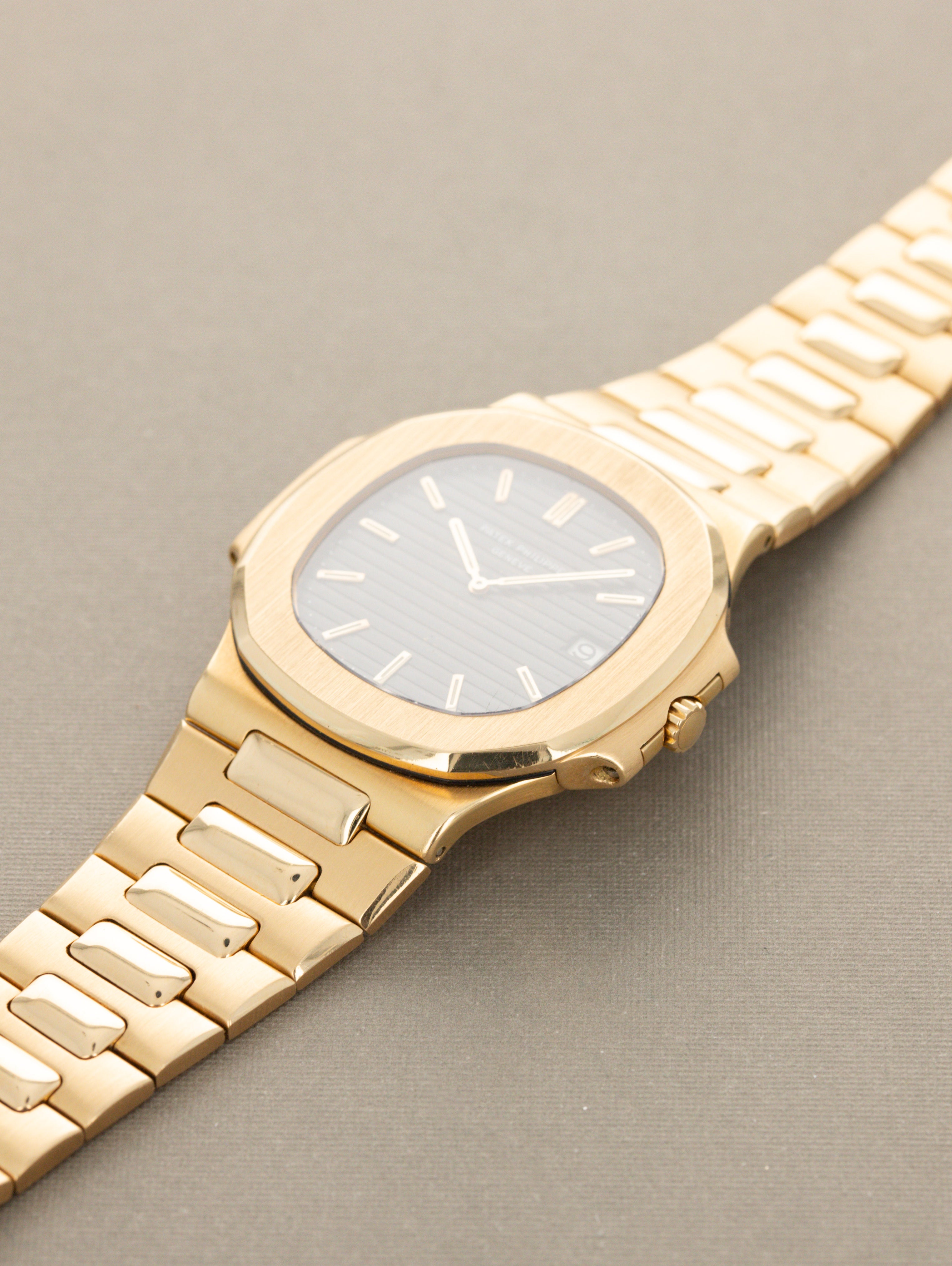 Patek Philippe Nautilus 'Jumbo' Ref. 3700/1J - w/ Box & Papers