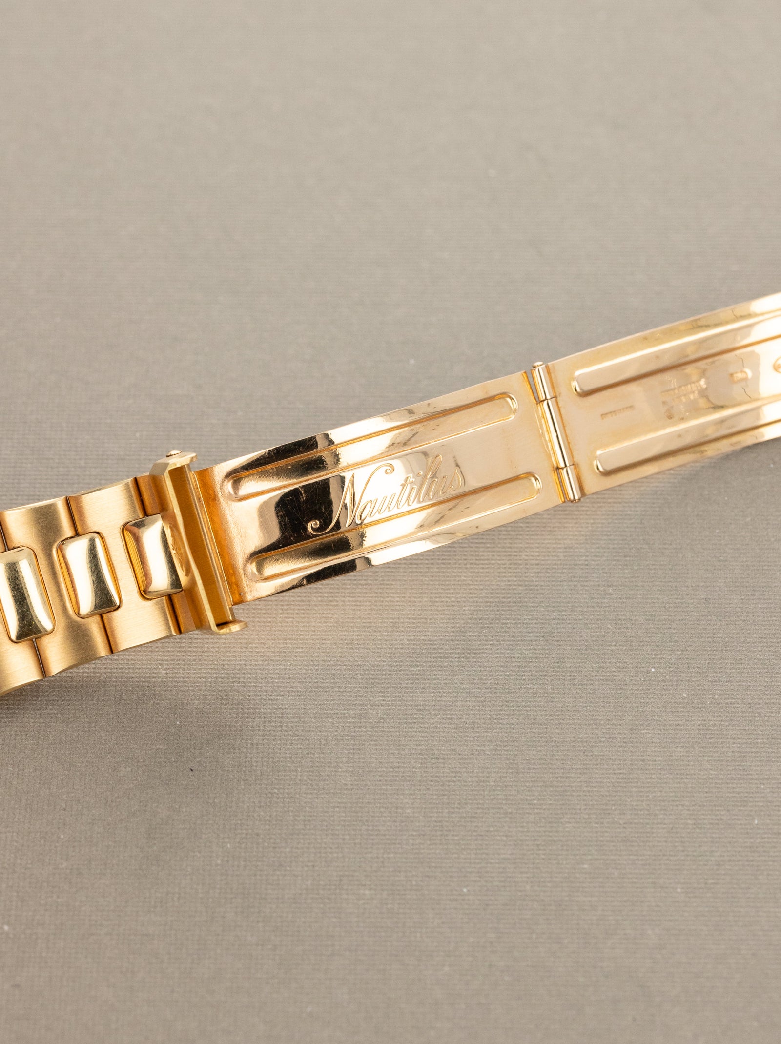 Patek Philippe Nautilus 'Jumbo' Ref. 3700 - w/ Box 'LNOS'