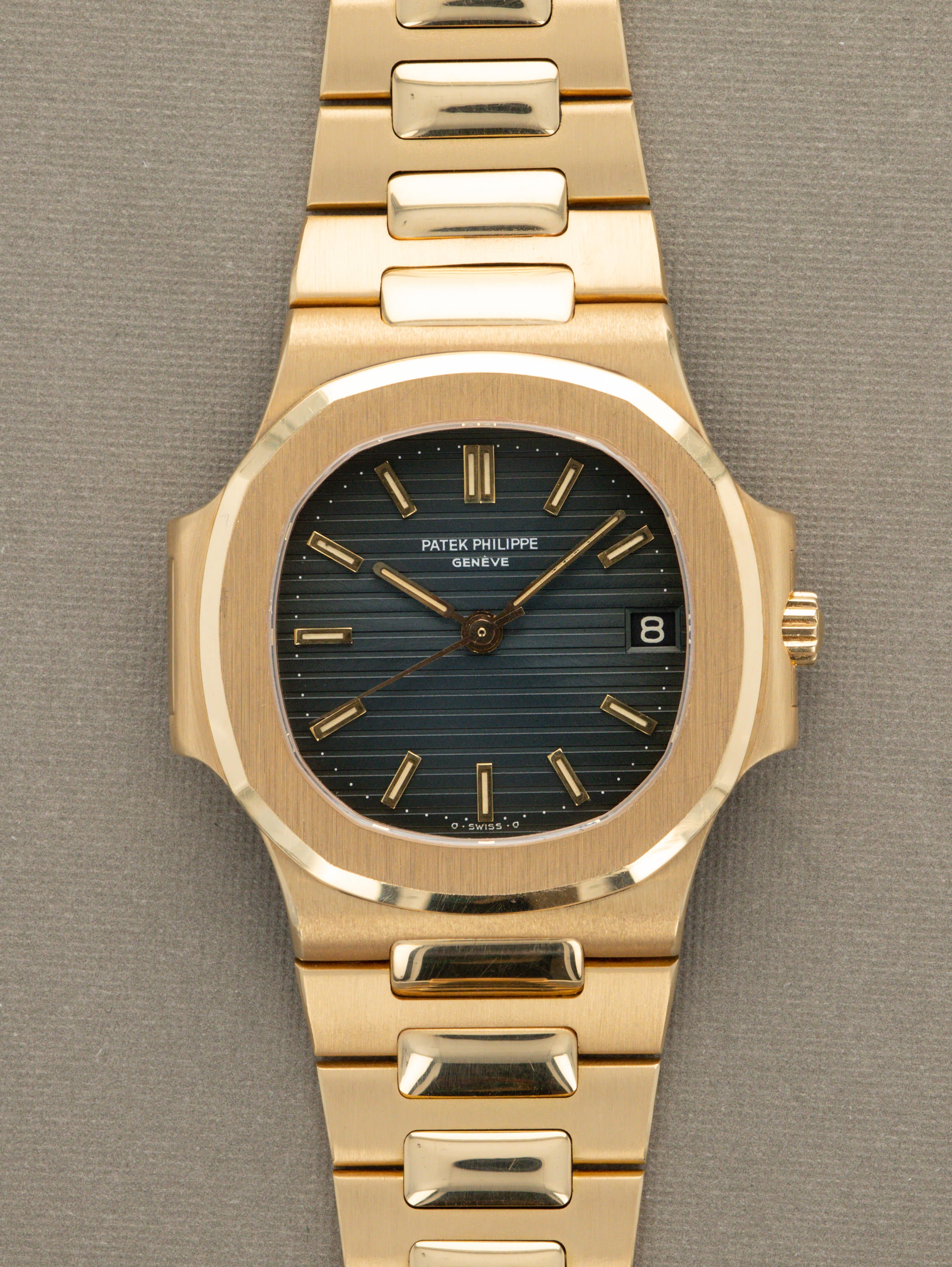 Patek Philippe Nautilus 'Midsize' Ref. 3800/1J - Blue 'Sigma' Dial