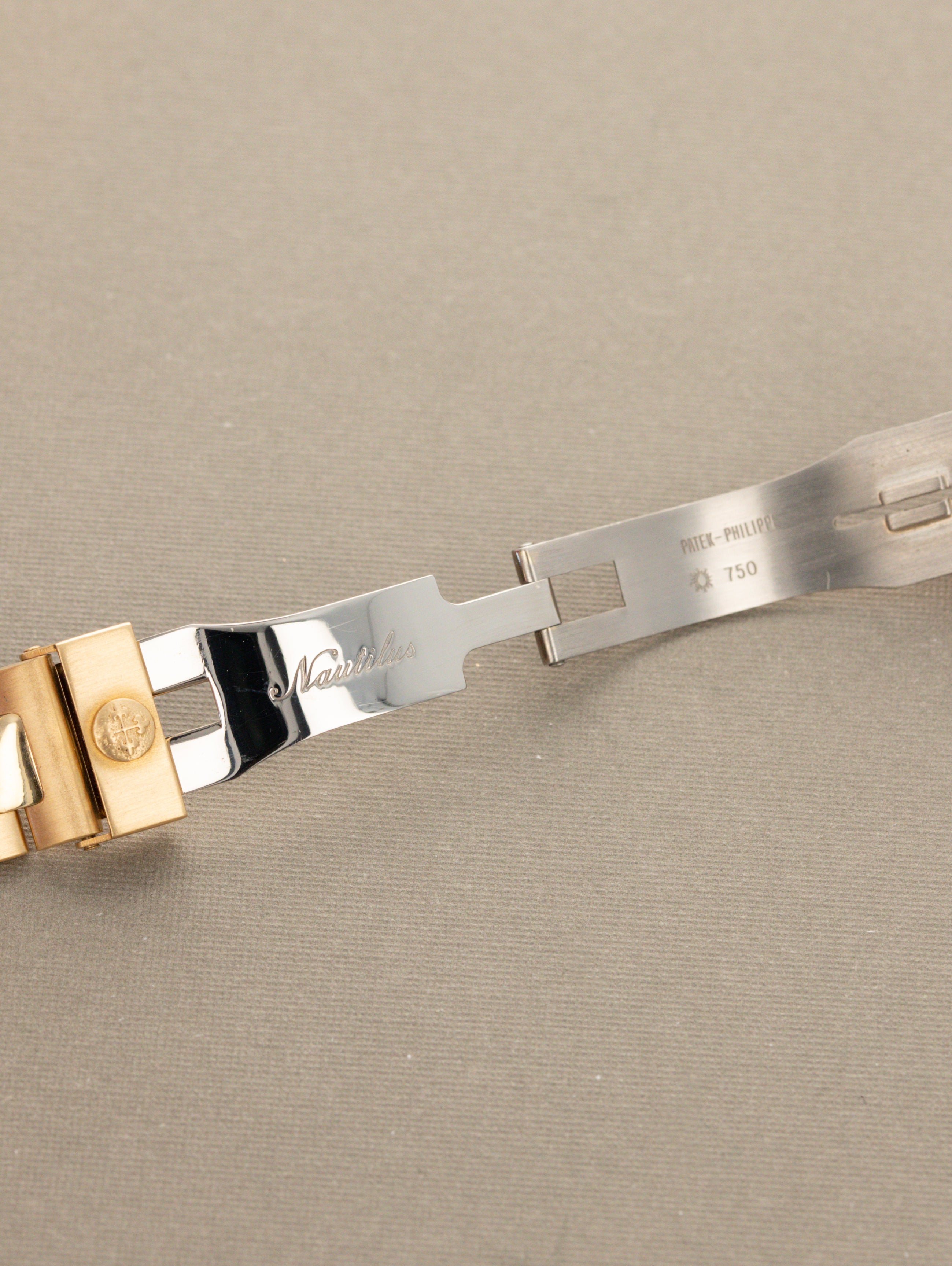 Patek Philippe Nautilus 'Midsize' Ref. 3800/1J - Blue 'Sigma' Dial