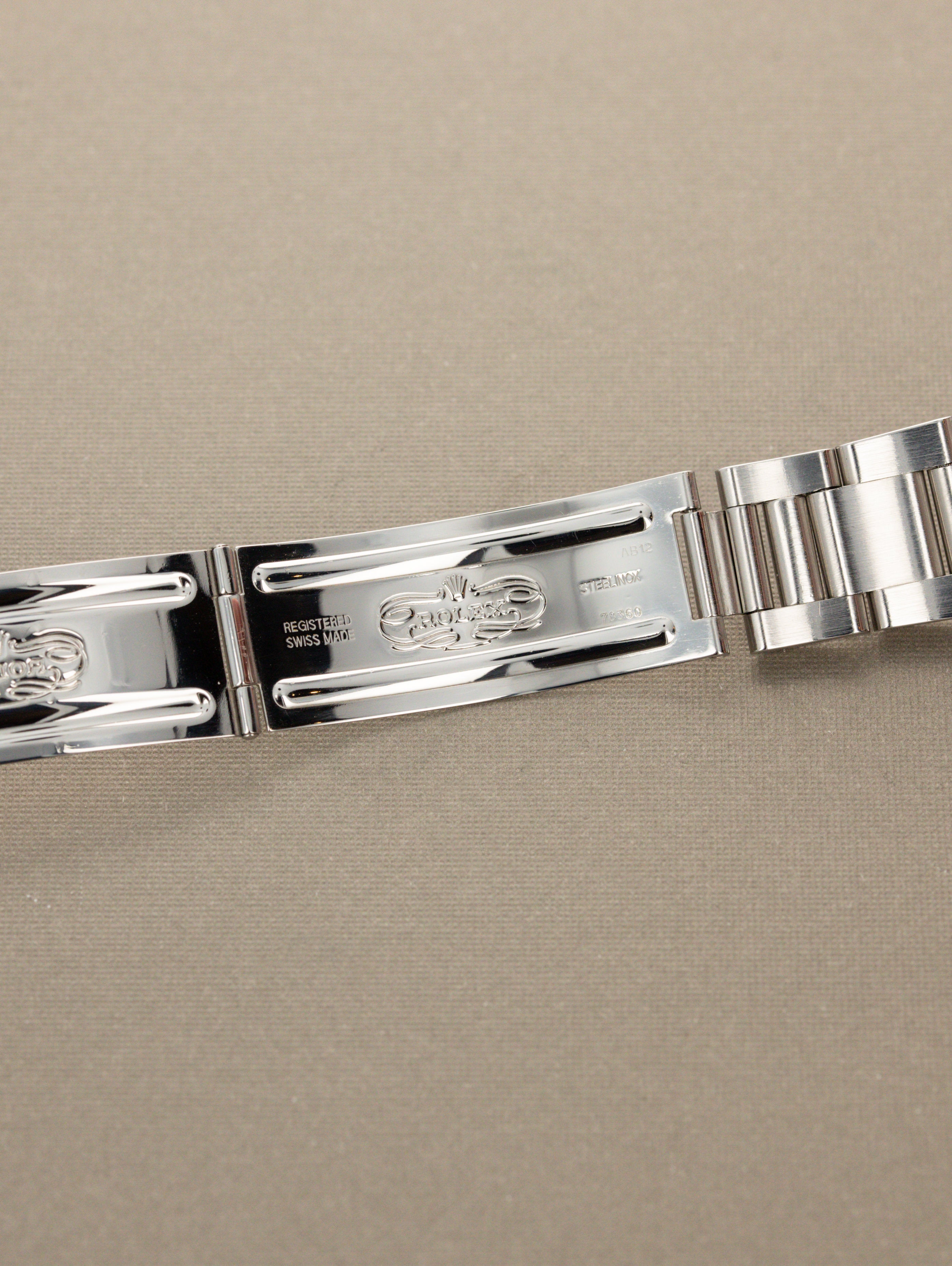 Rolex Datejust Ref. 16220 - Sunburst Black Dial