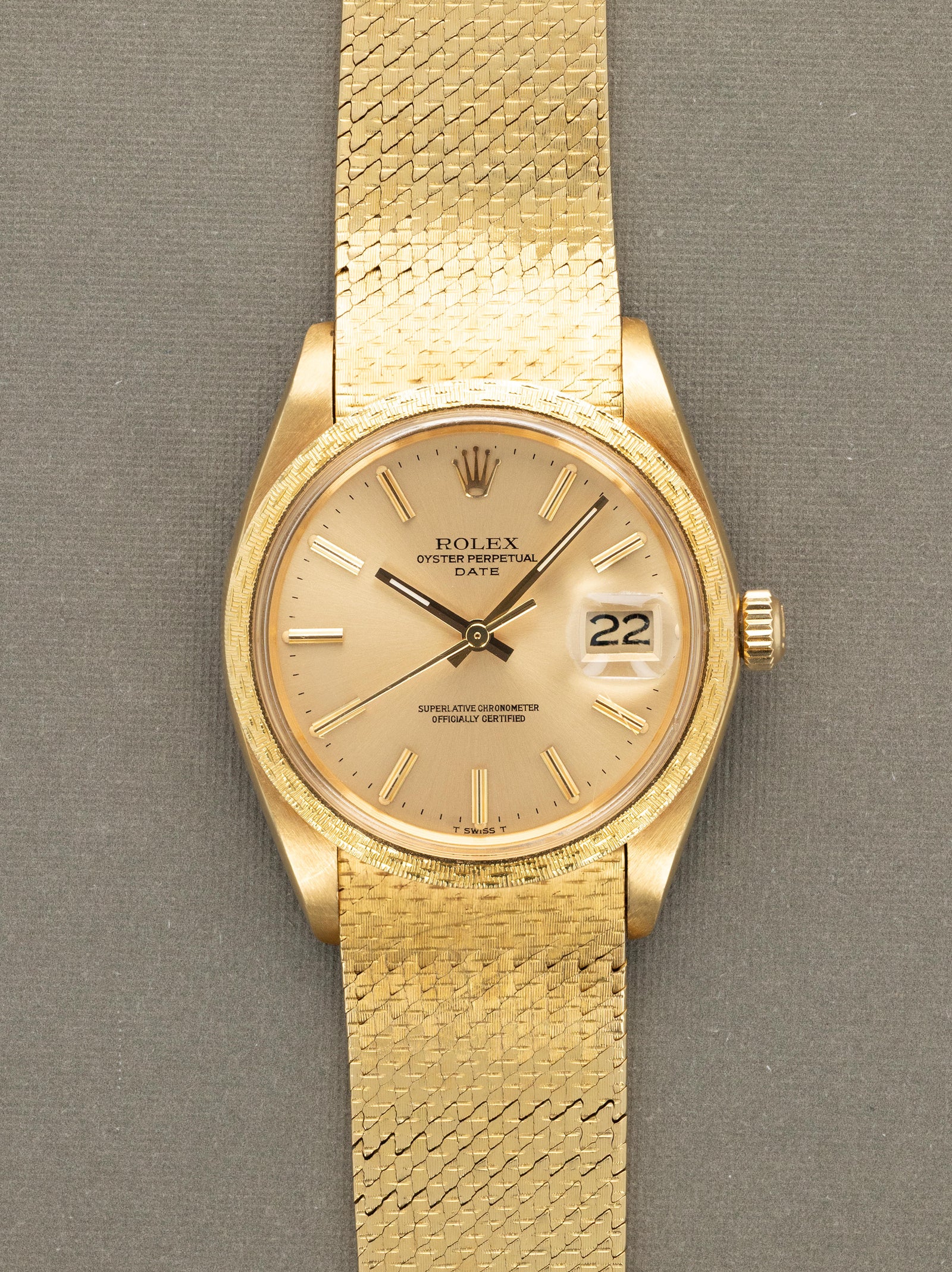 Rolex Oyster Perpetual Ref. 1514 'Décor Moiré' - Satin Champagne Dial W/ Extensive Documentation