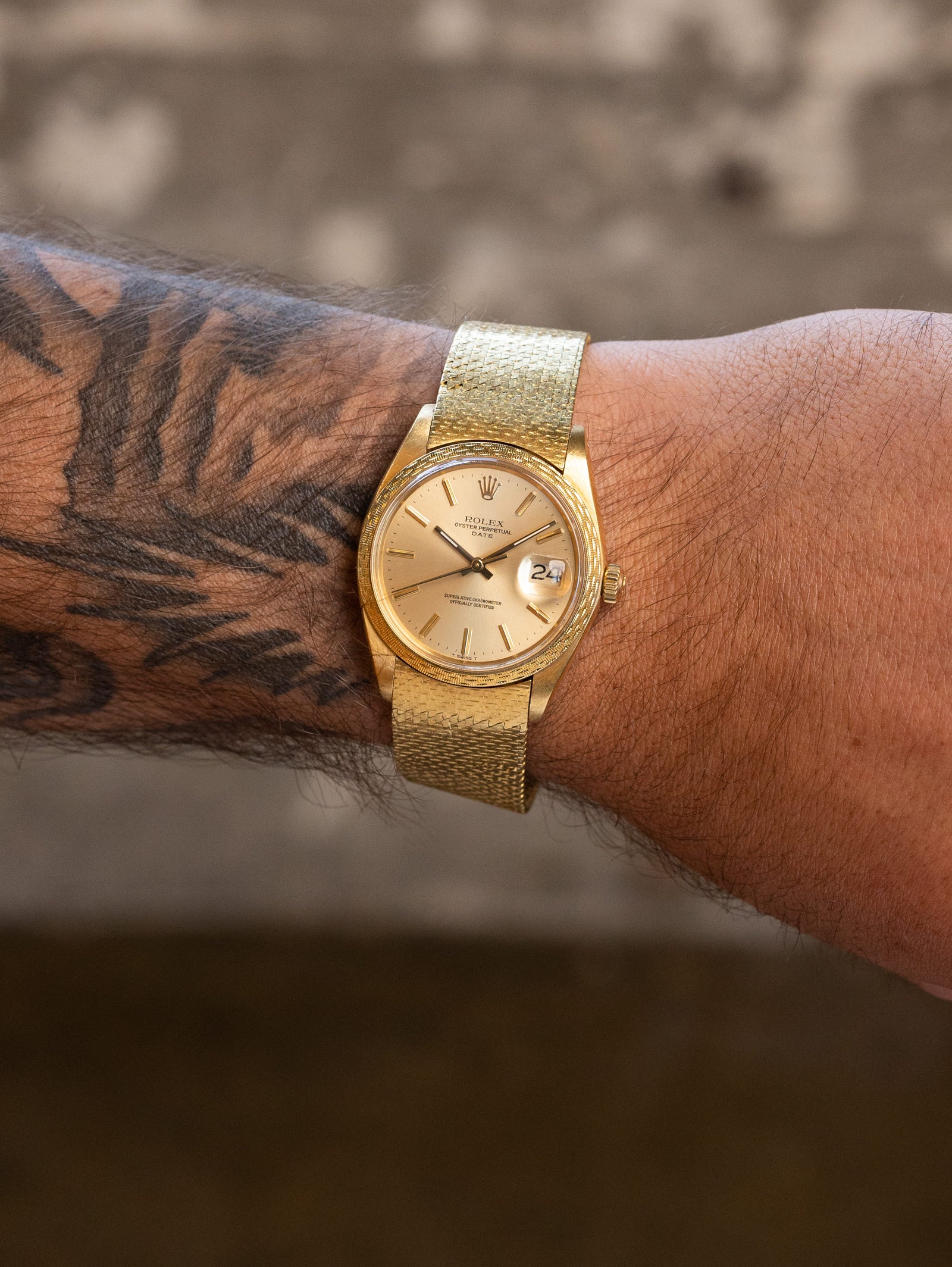 Rolex Oyster Perpetual Ref. 1514 'Décor Moiré' - Satin Champagne Dial W/ Extensive Documentation