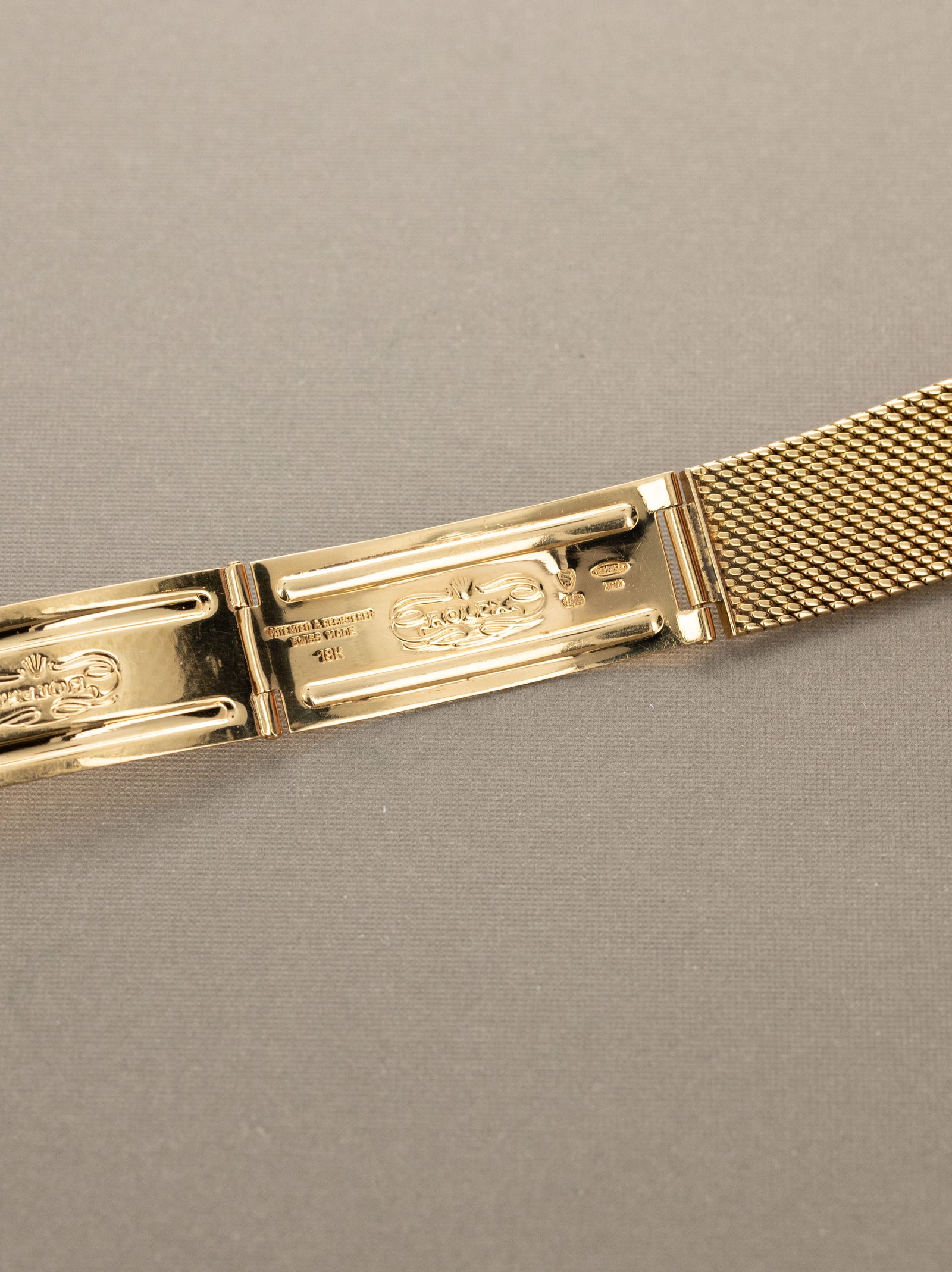 Rolex Oyster Perpetual Ref. 1514 'Décor Moiré' - Satin Champagne Dial W/ Extensive Documentation
