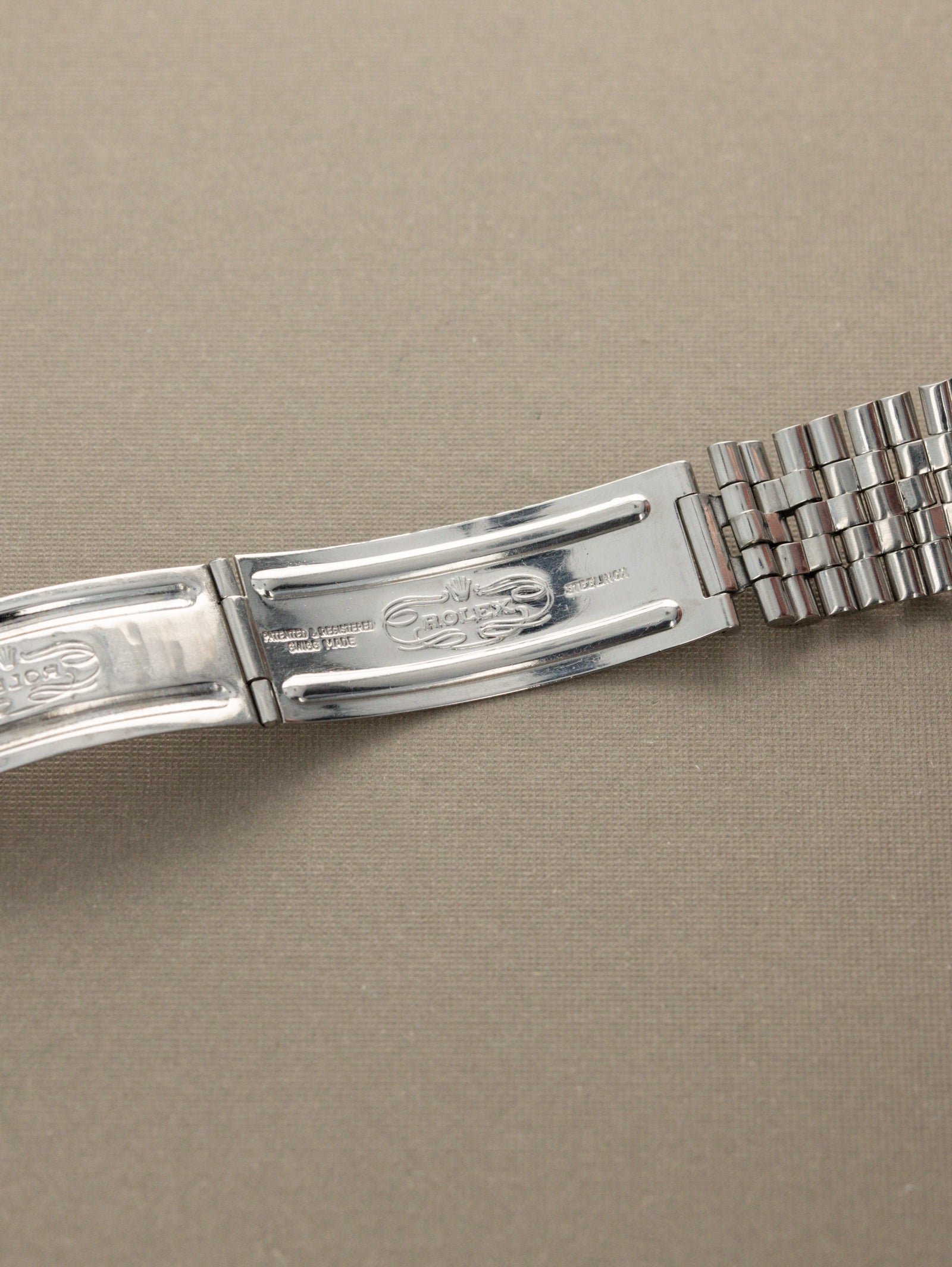 Rolex Oyster Perpetual Date Ref. 1500 - Silver 'Mosaic' Dial