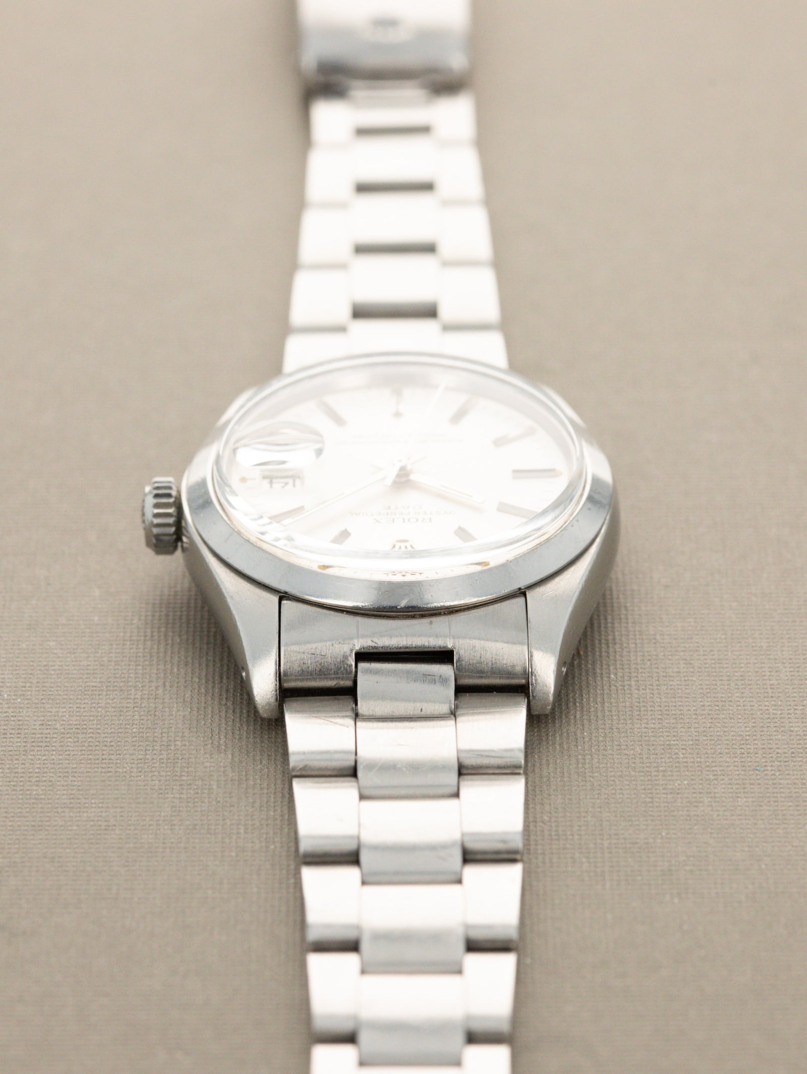 Rolex Oyster Perpetual Date Ref. 1500 - Sunburst Silver 'Sigma' Dial