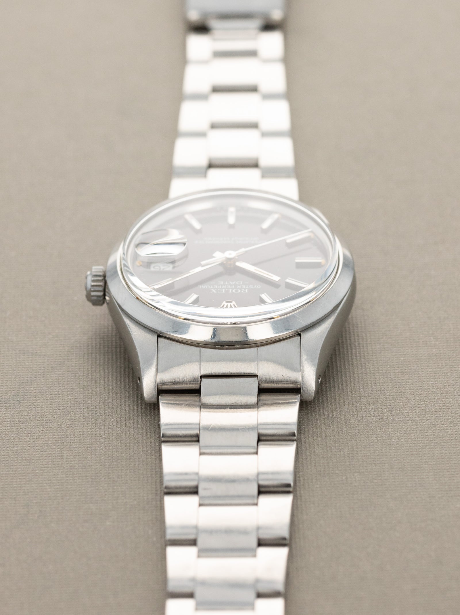 Rolex Oyster Perpetual Date Ref. 15000 - Gloss Black Dial