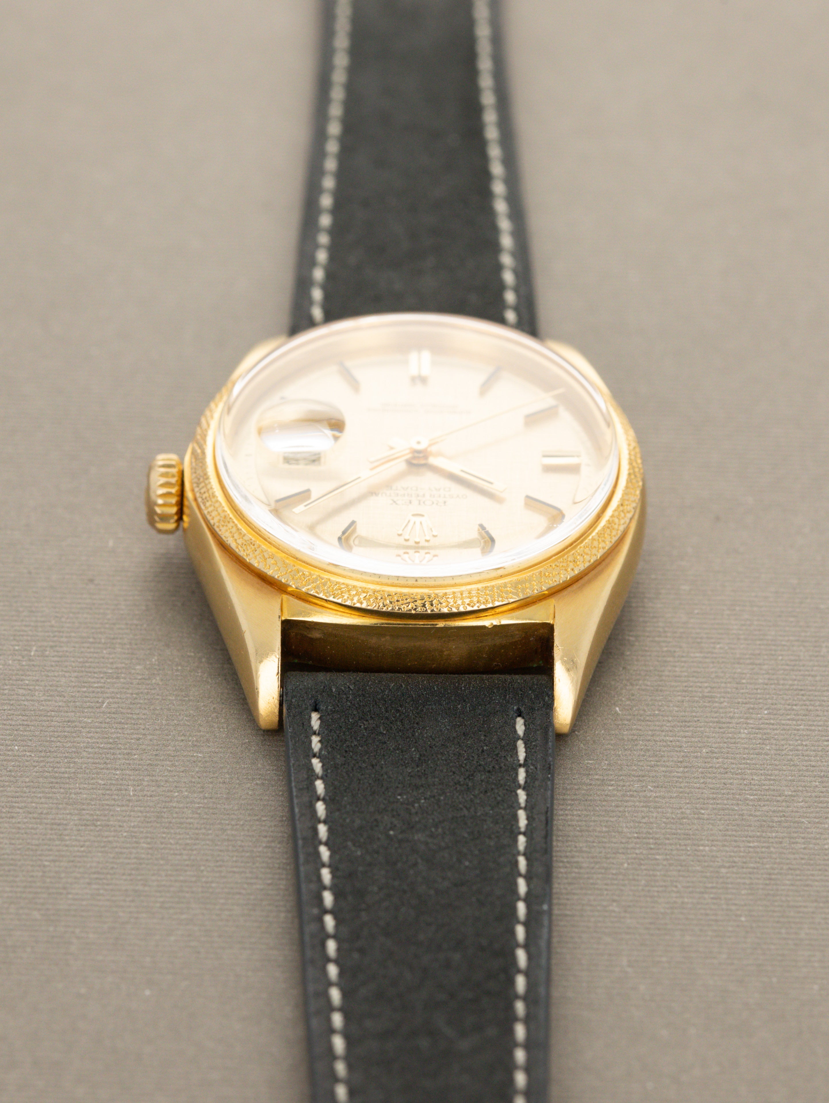 Rolex Day-Date Ref. 1811 'Morellis' - Non-Luminous Champagne 'Linen' Dial