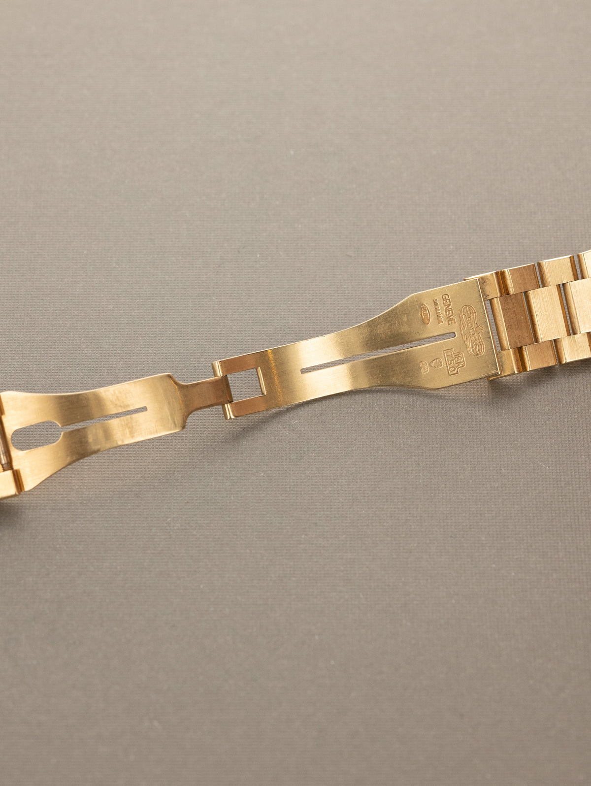 Rolex Oysterquartz Day-Date Ref. 19018 - Sunburst Champagne Dial W/ Box & Papers