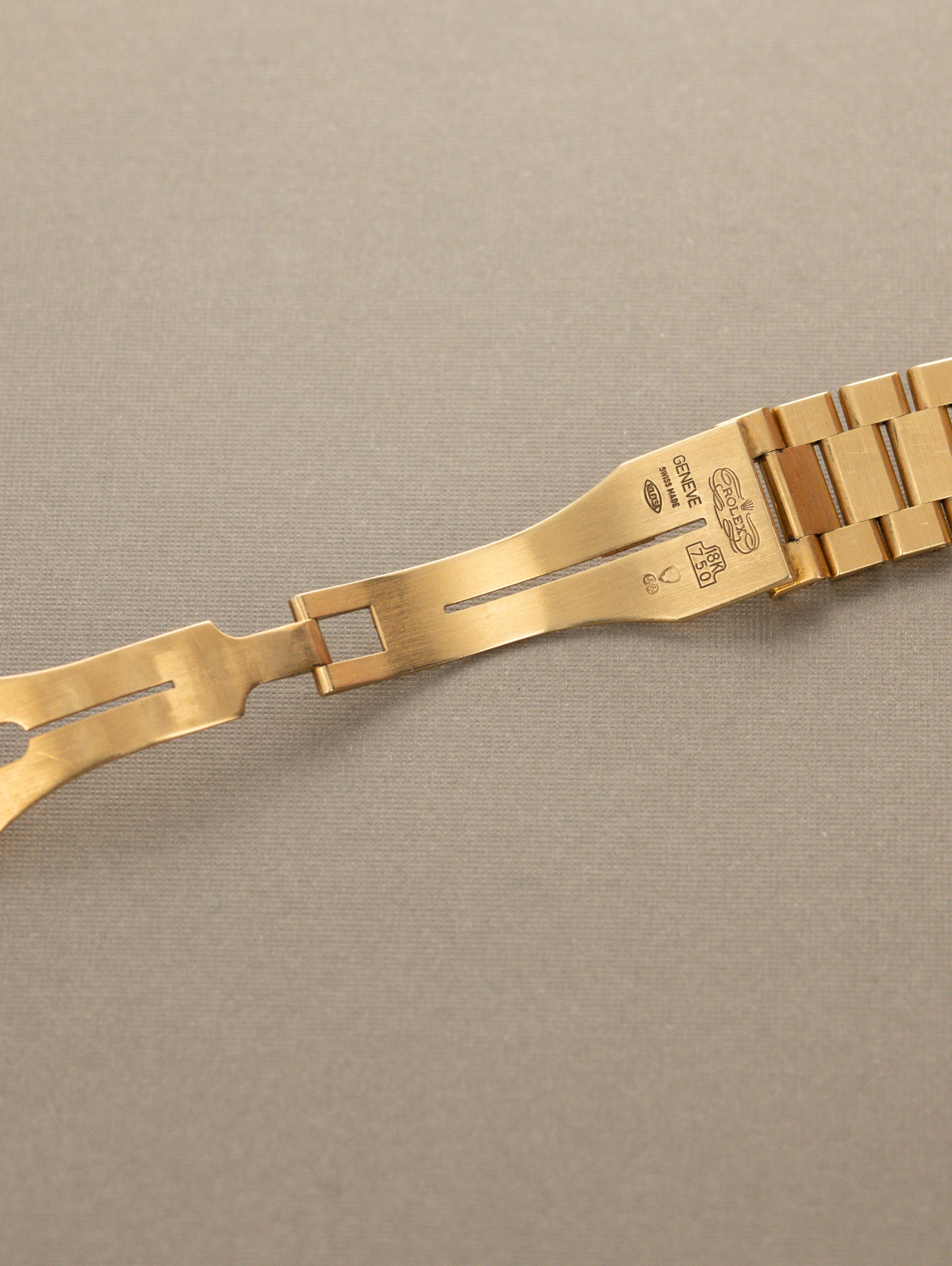 Rolex Oysterquartz Day-Date Ref. 19018 - 'Burlwood' Dial Unpolished