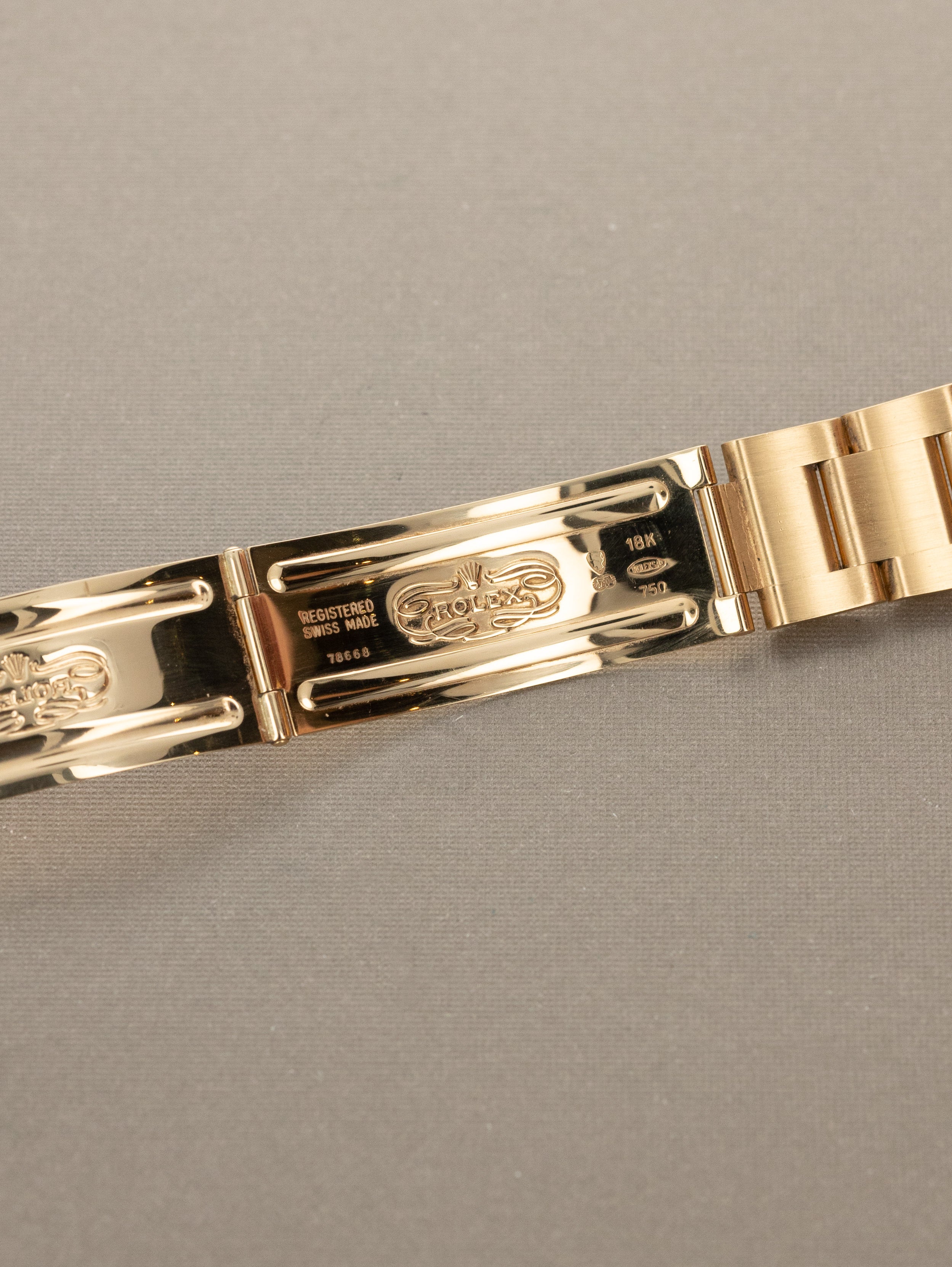 Rolex Daytona Ref. 16528 'Zenith' - Black 'Inverted 6' Dial