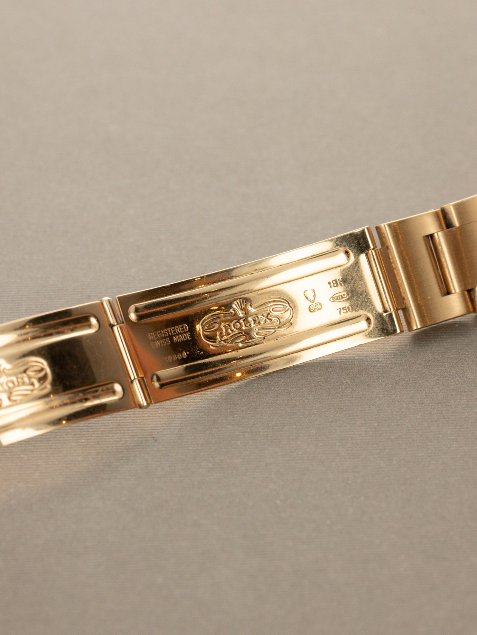 Rolex Daytona Ref. 16528 - 'Inverted 6' Dial
