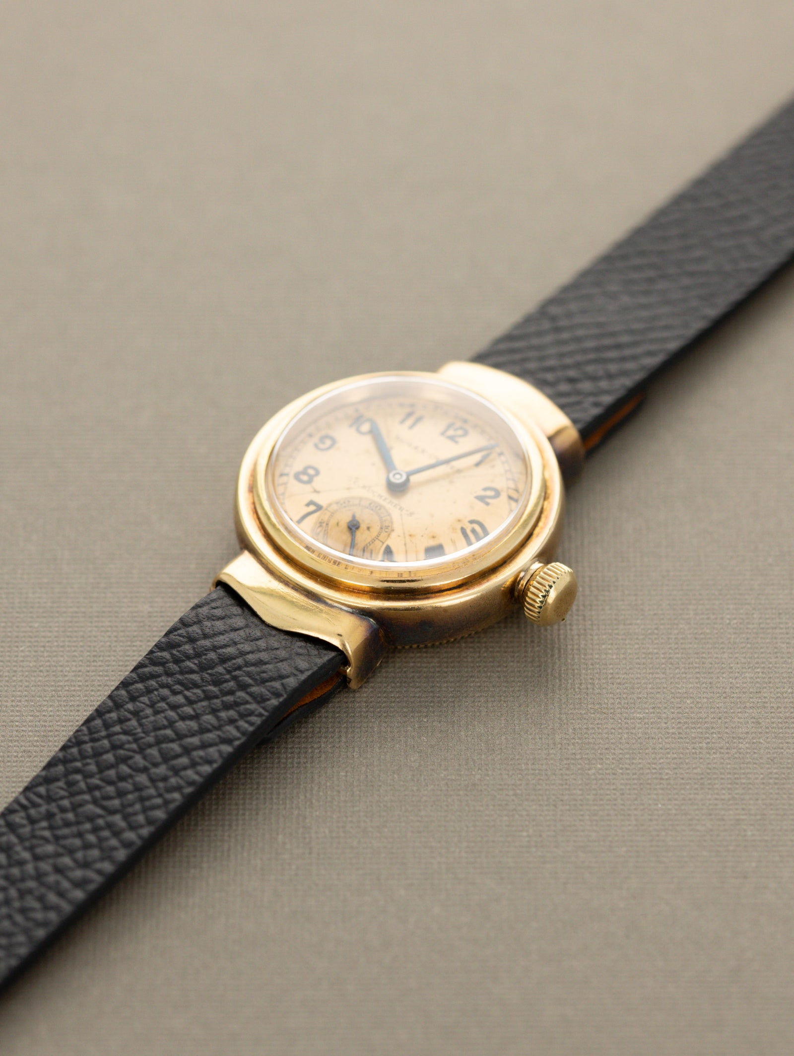 Rolex Oyster 'Hooded Lug' - Champagne 'Bow Tie' Dial 'C. Bucherer's' Signature