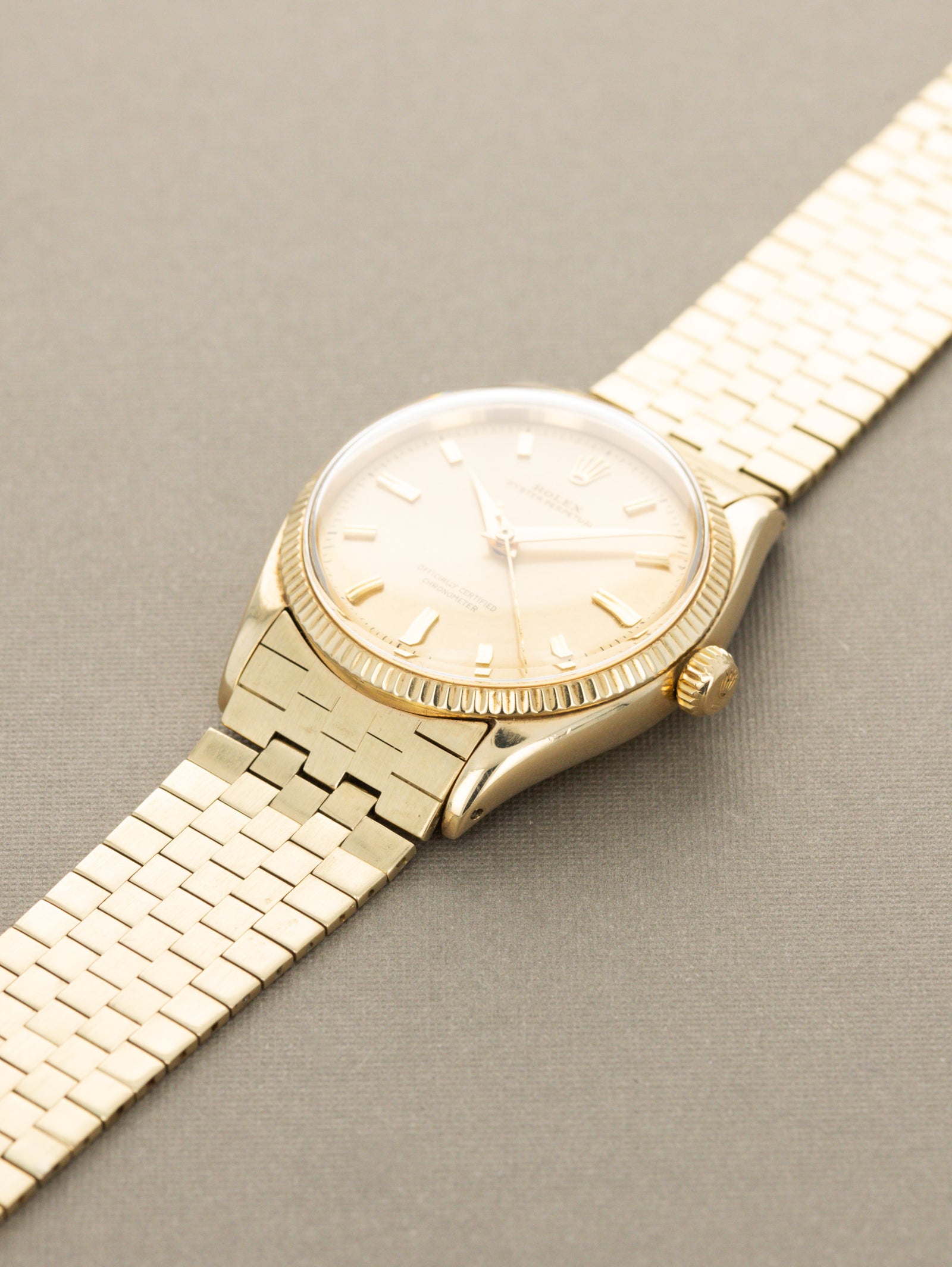 Rolex Oyster Perpetual Ref. 6567 - Champagne 'Concentric' Dial