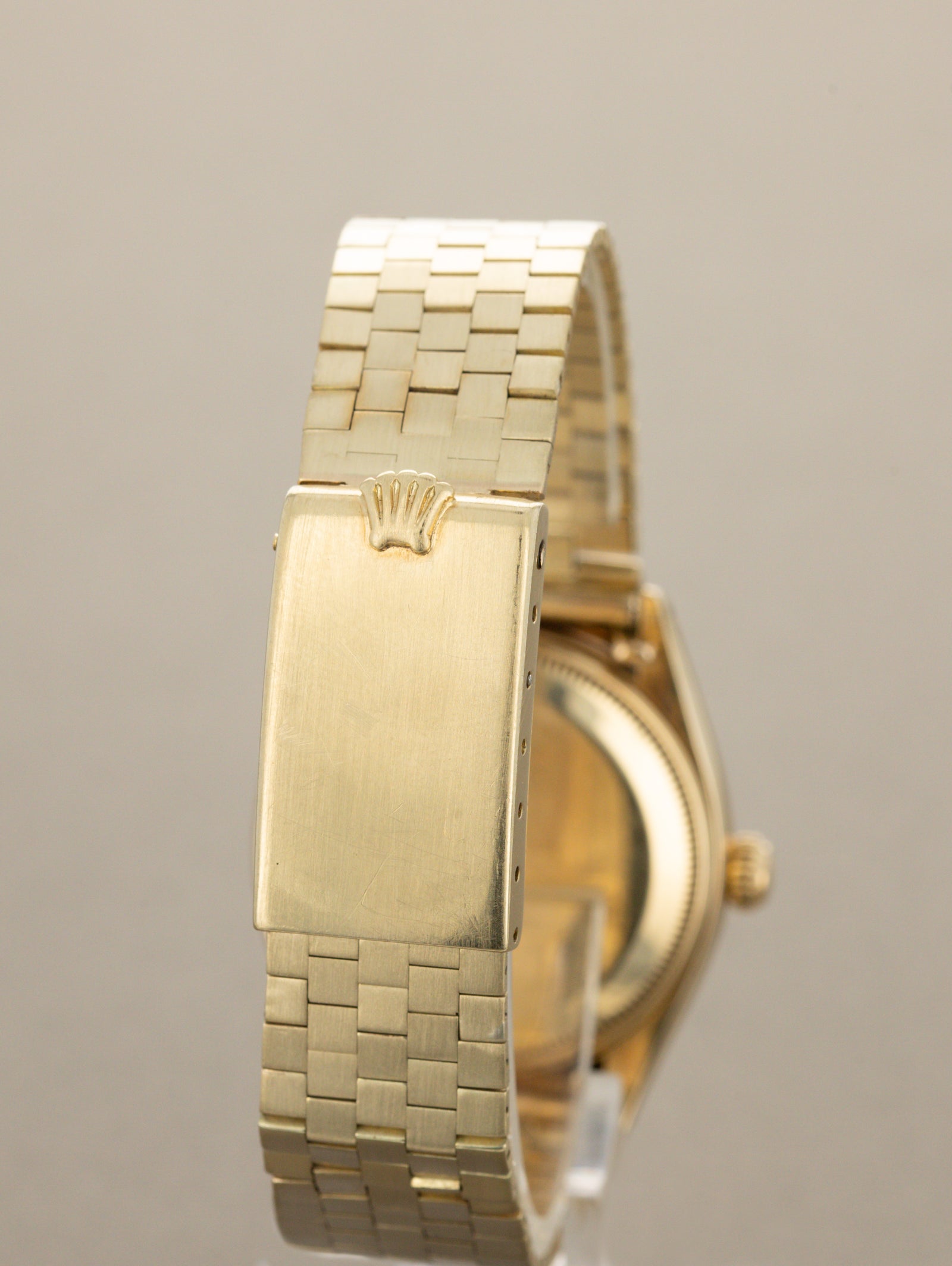 Rolex Oyster Perpetual Ref. 6567 - Champagne 'Concentric' Dial