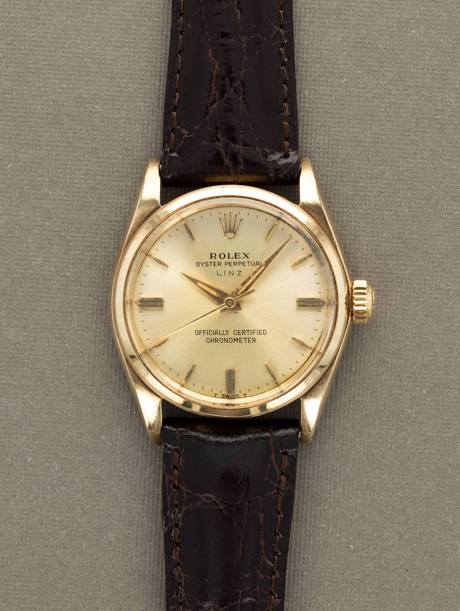 Rolex Oyster Perpetual Ref. 6548 'Midsize' - Sunburst Silver 'Linz' Dial