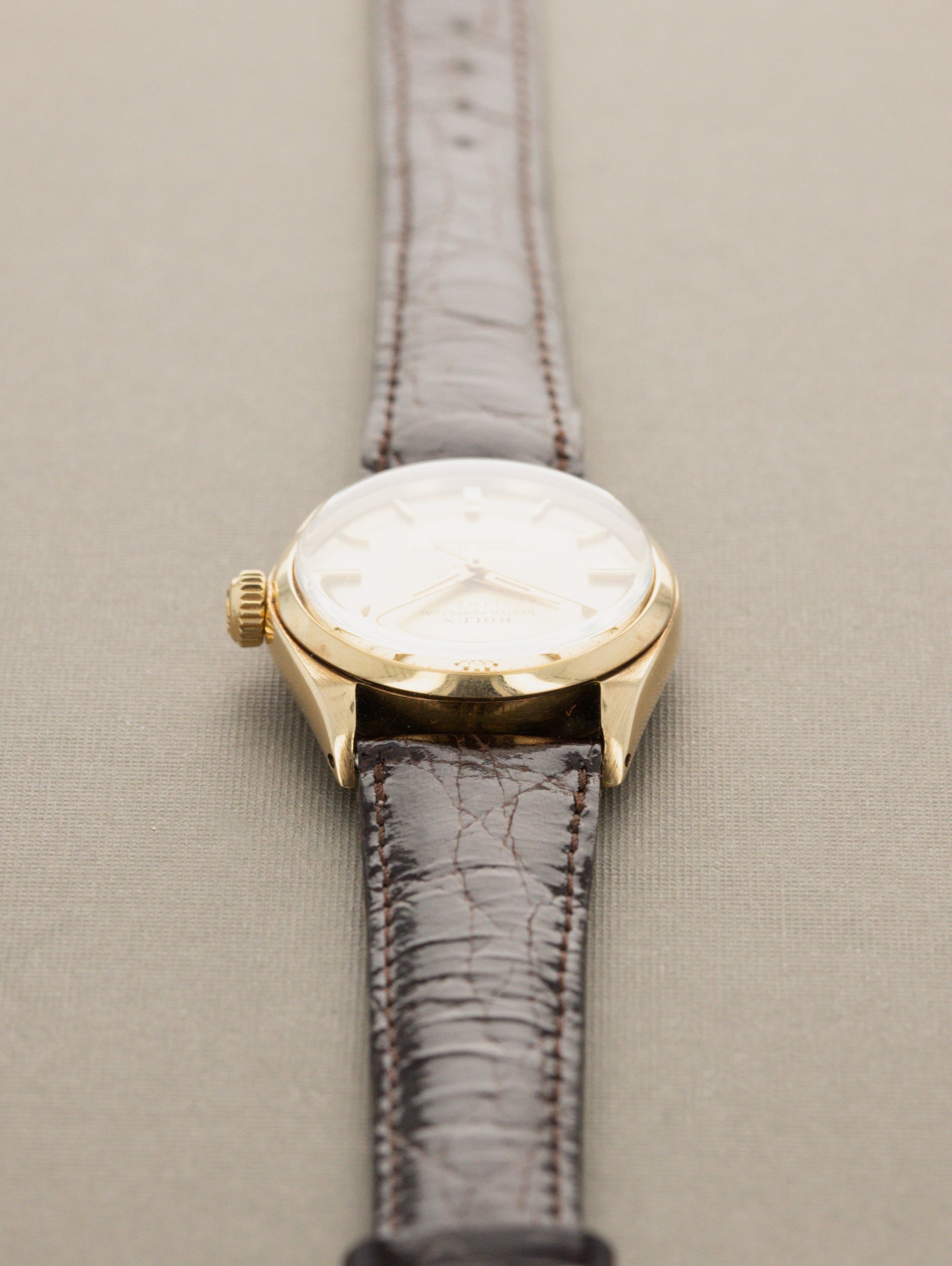 Rolex Oyster Perpetual Ref. 6548 'Midsize' - Sunburst Silver 'Linz' Dial