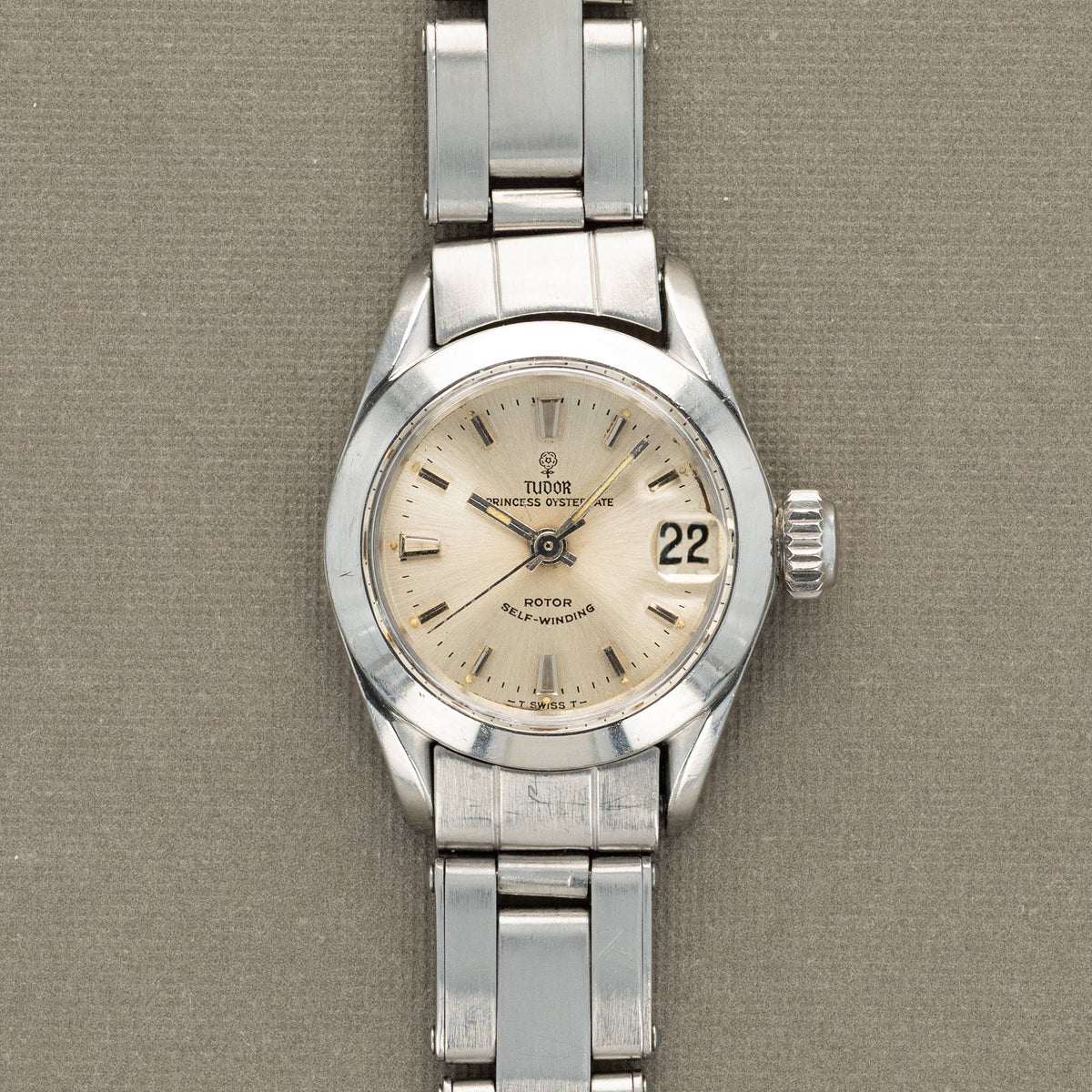 TUDOR_LADIES_DATE_WEB_1_b11c17 