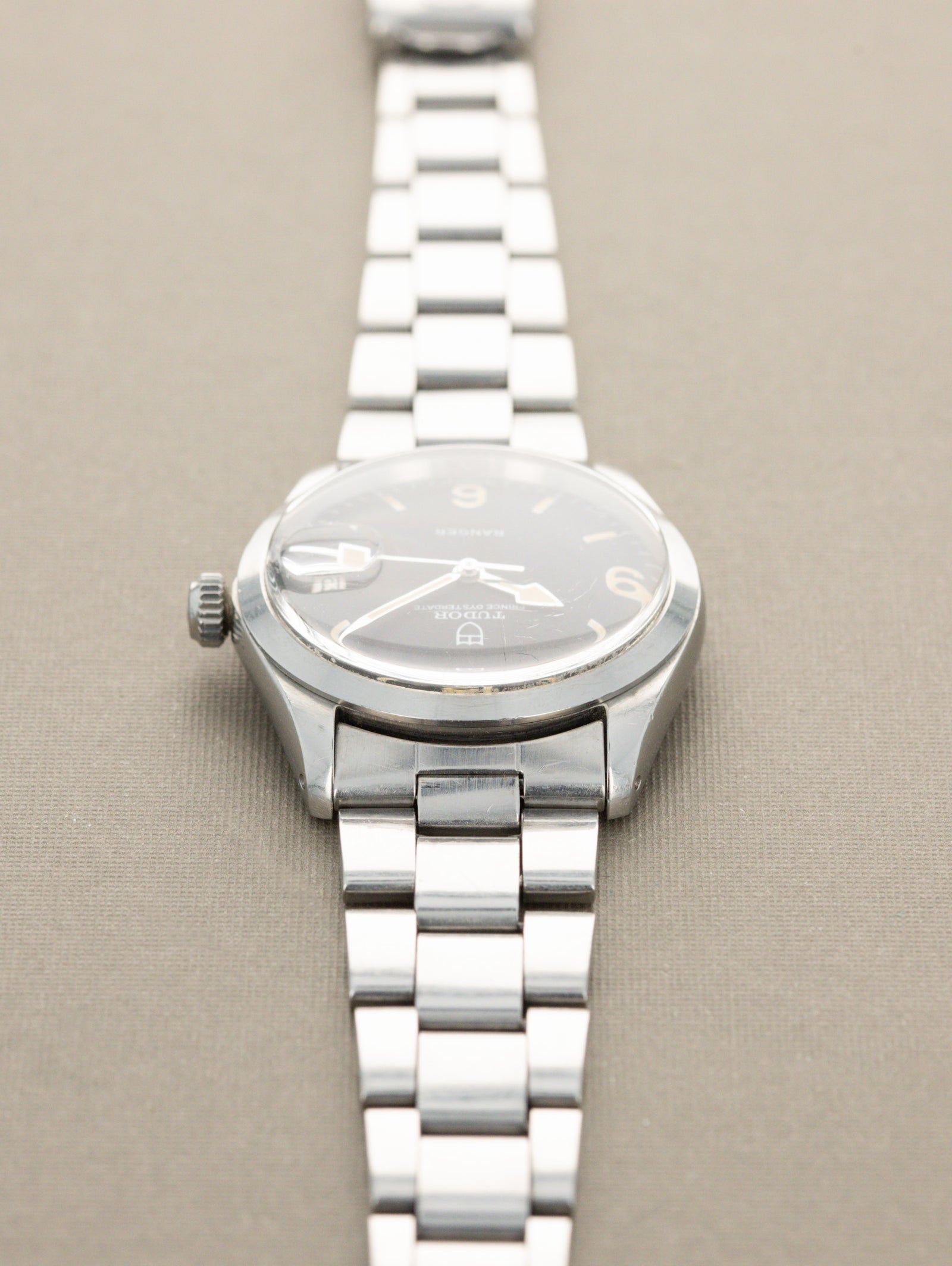 Tudor Ranger Date Ref. 7966/0 - Matte Black Dial w/ 'Roulette' Date Unpolished