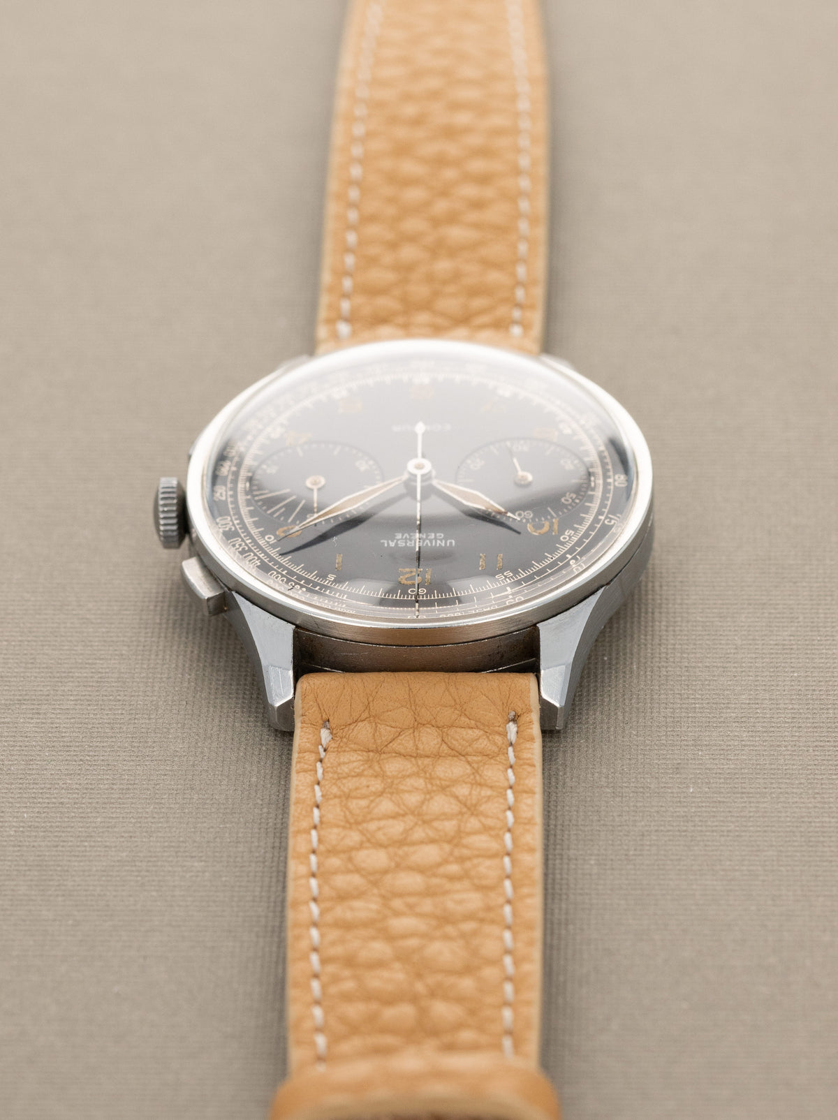 Universal Genève Compur Ref. 22517 - 'Jumbo' w/ Rare Black Dial Unpolished