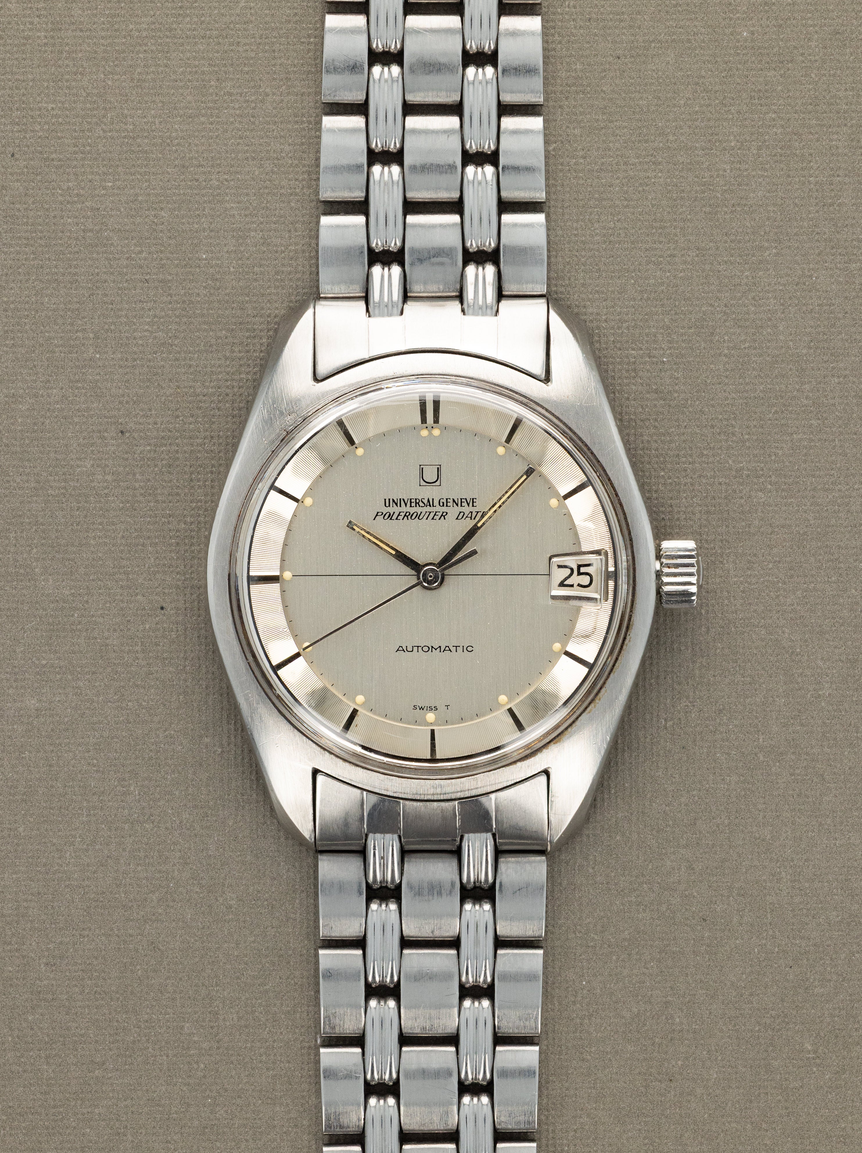 Universal Genève Polerouter Date Ref. 869119/02 - 'Brushed' Silver Dial Gay Frères Bracelet