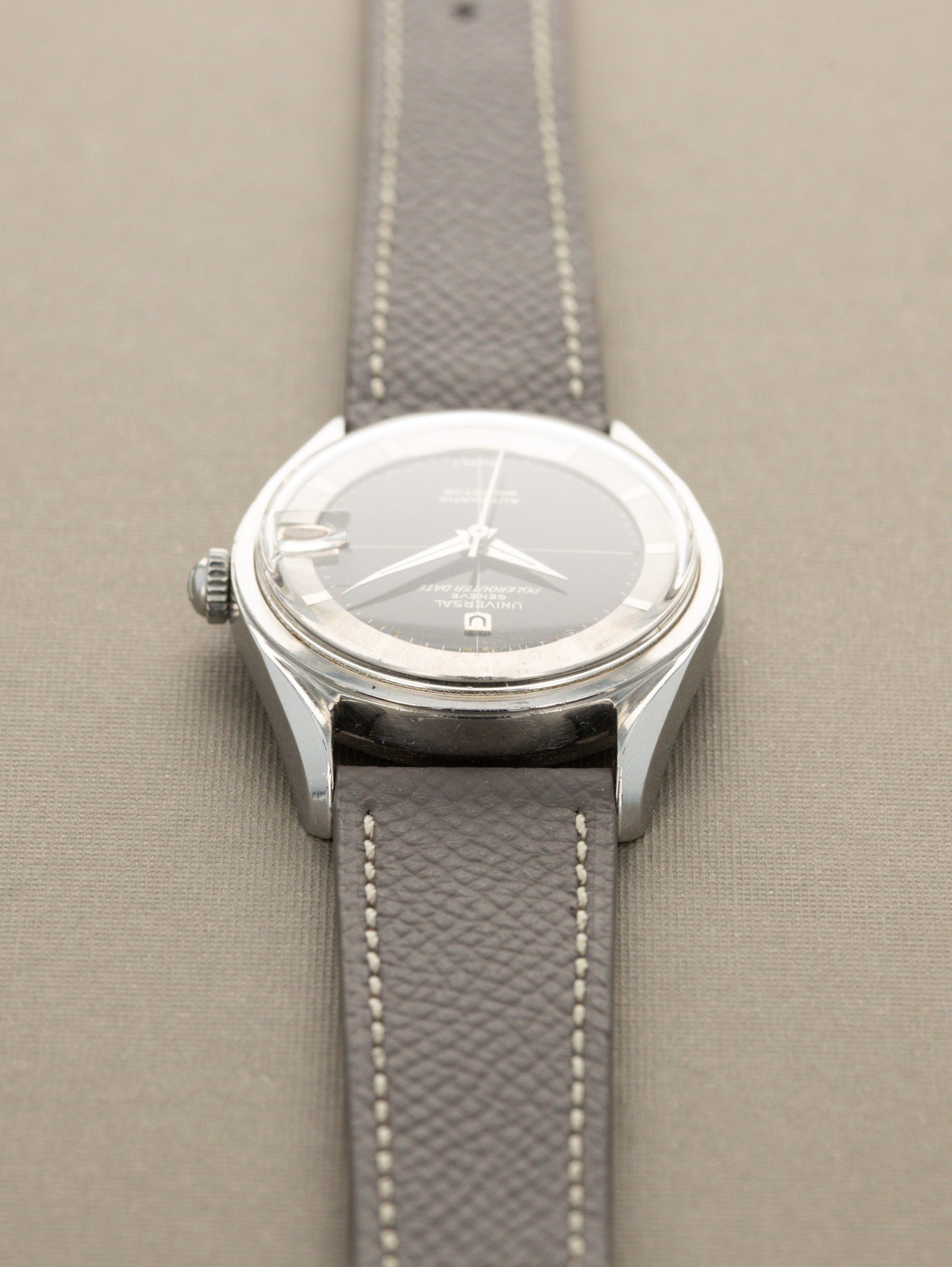 Universal Genève Polerouter Date Ref. 204503/2 - Gilt 'Crosshair' Dial w/ 'Microtor'