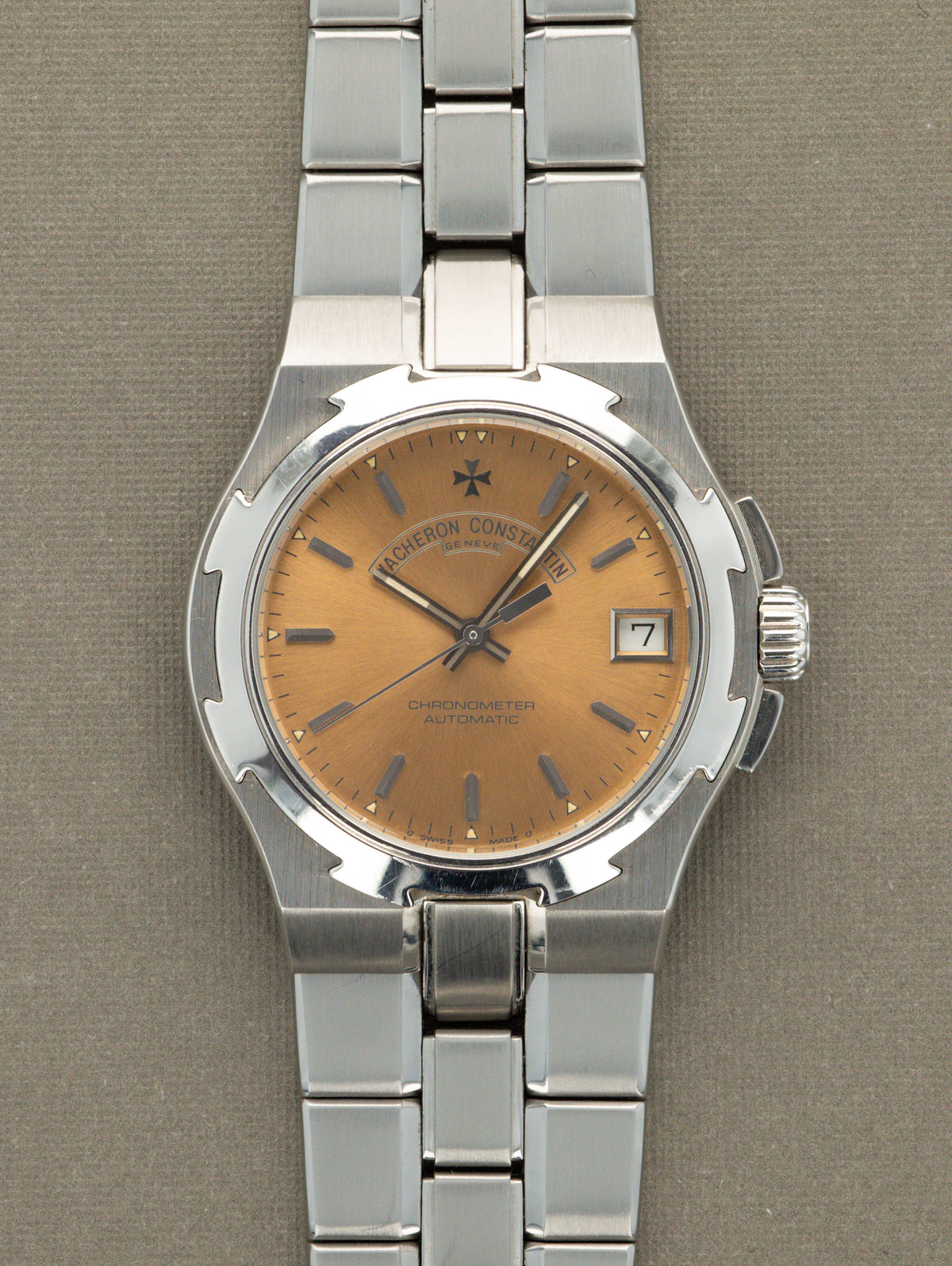 Vacheron Constantin Overseas Ref. 42050 - Sunburst 'Salmon' Dial