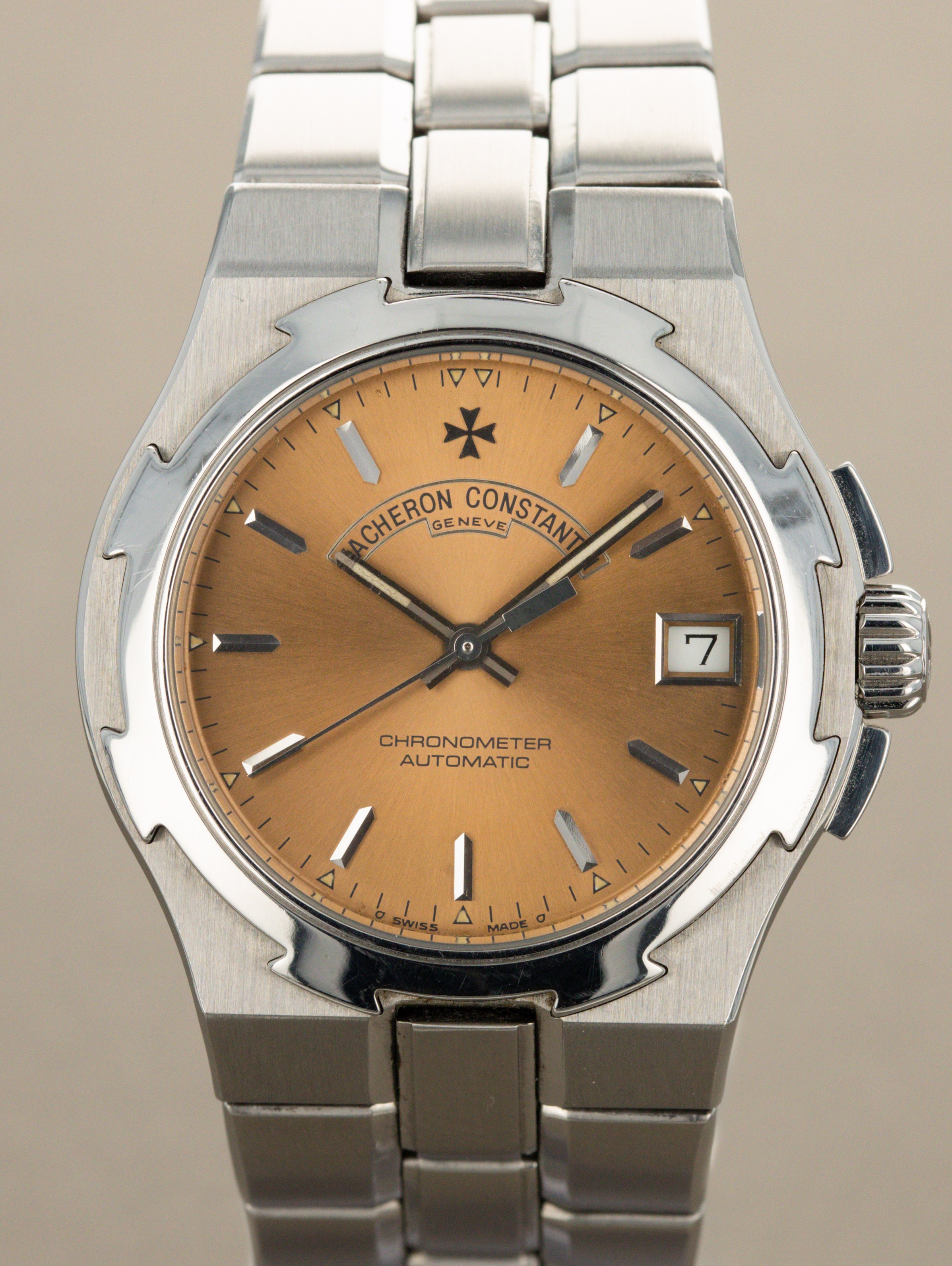 Vacheron Constantin Overseas Ref. 42050 - Sunburst 'Salmon' Dial