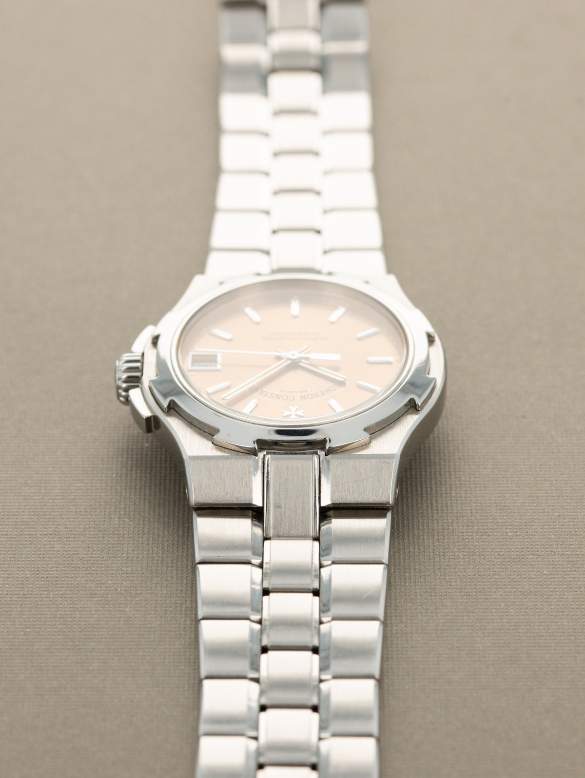 Vacheron Constantin Overseas Ref. 42050 - Sunburst 'Salmon' Dial