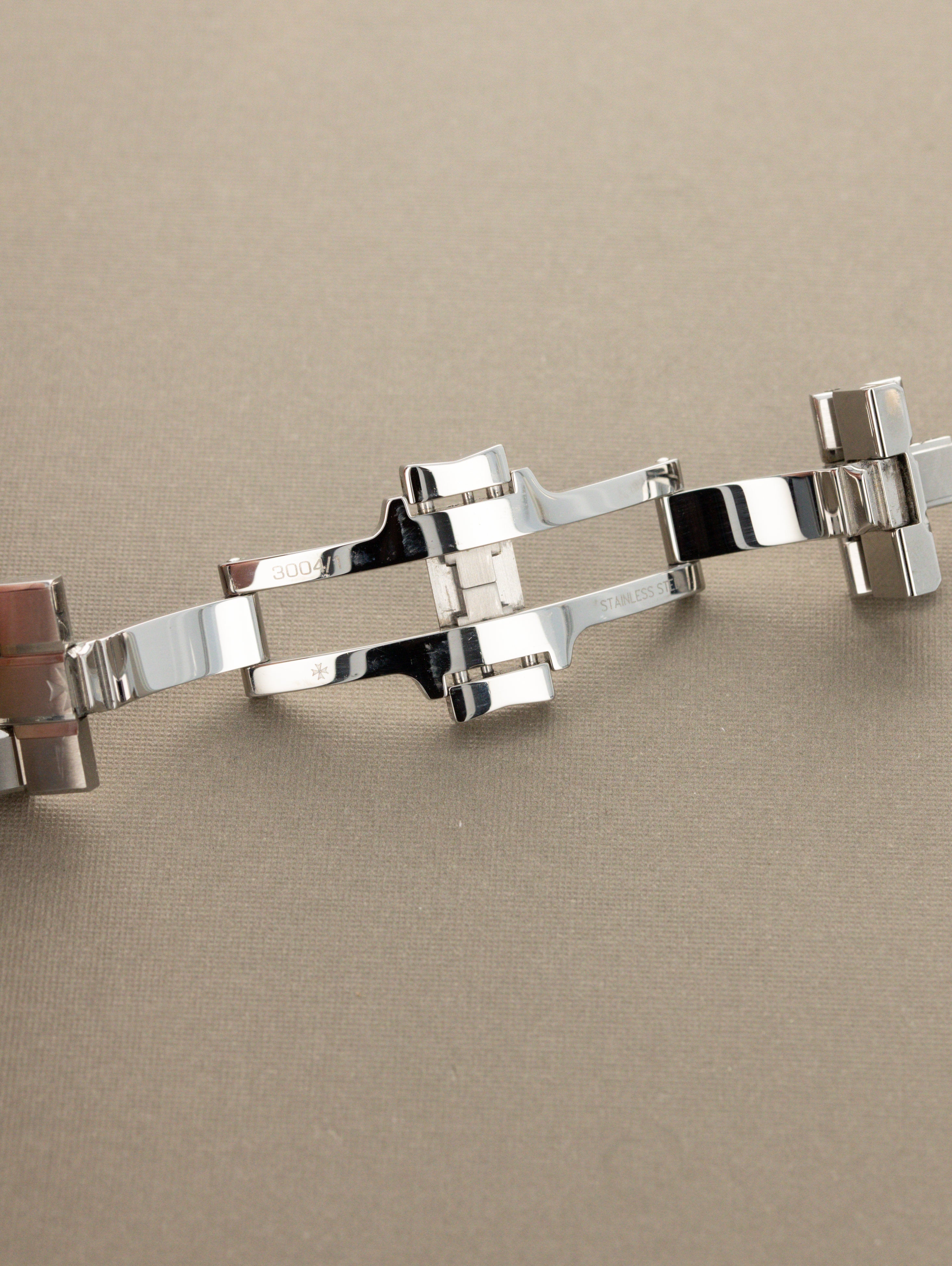 Vacheron Constantin Overseas Ref. 42050 - Sunburst 'Salmon' Dial