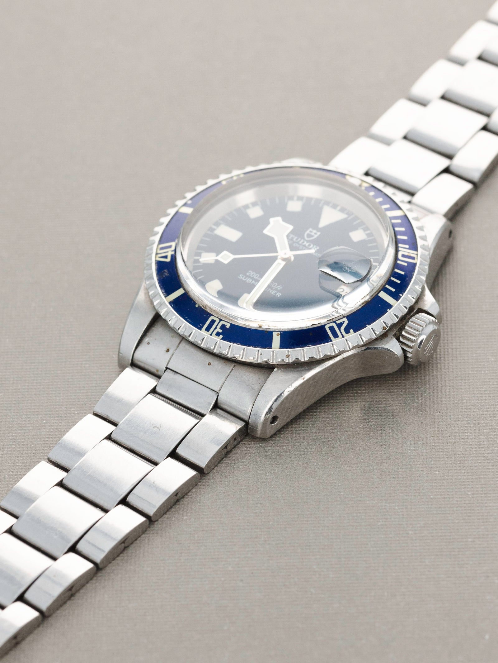 Tudor Submariner Ref. 7021/0 - Blue 'Snowflake Confetti Dial' With Roulette Date Unpolished